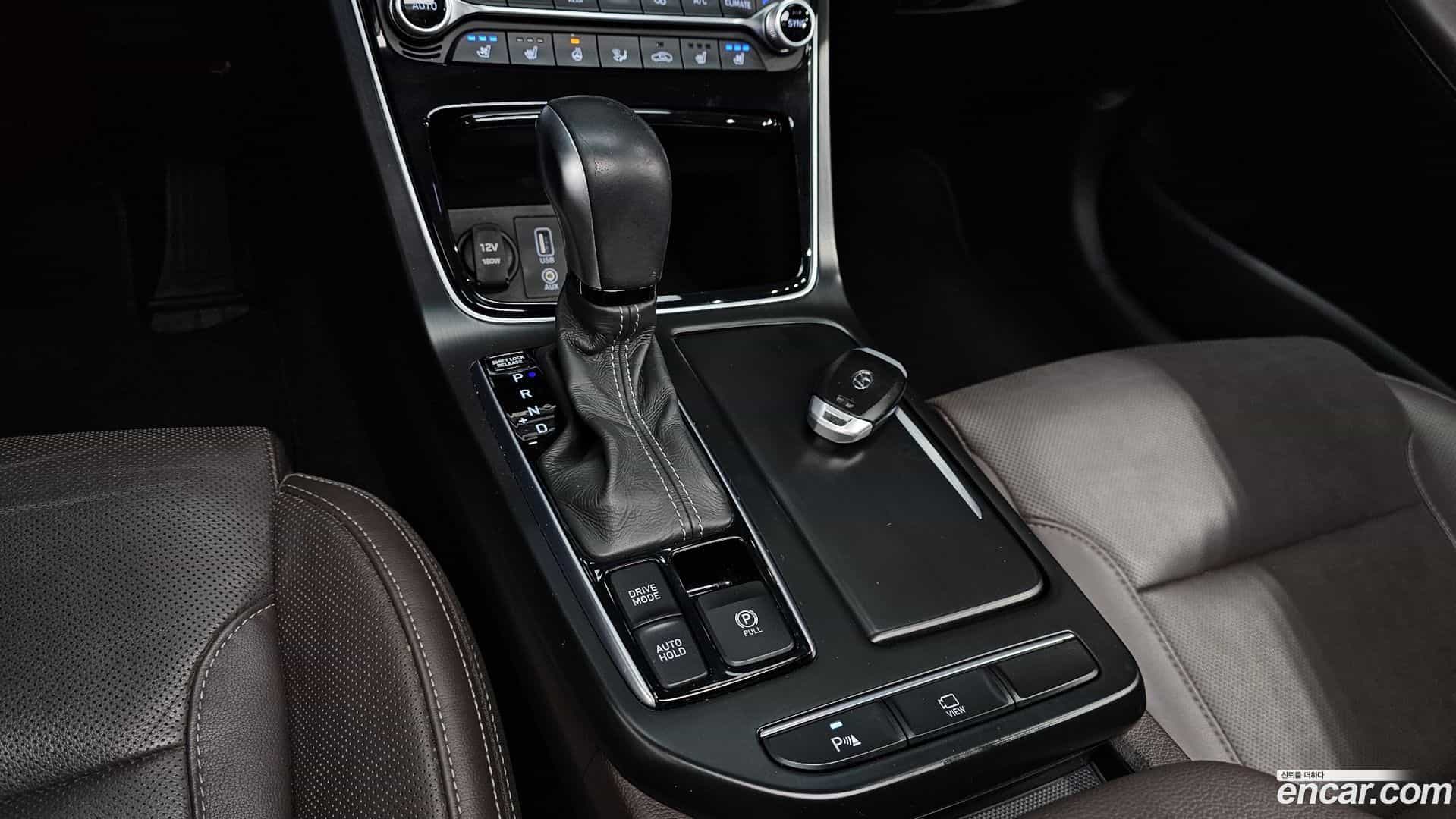 Grandeur Hyundai 2017.11-INNER-009