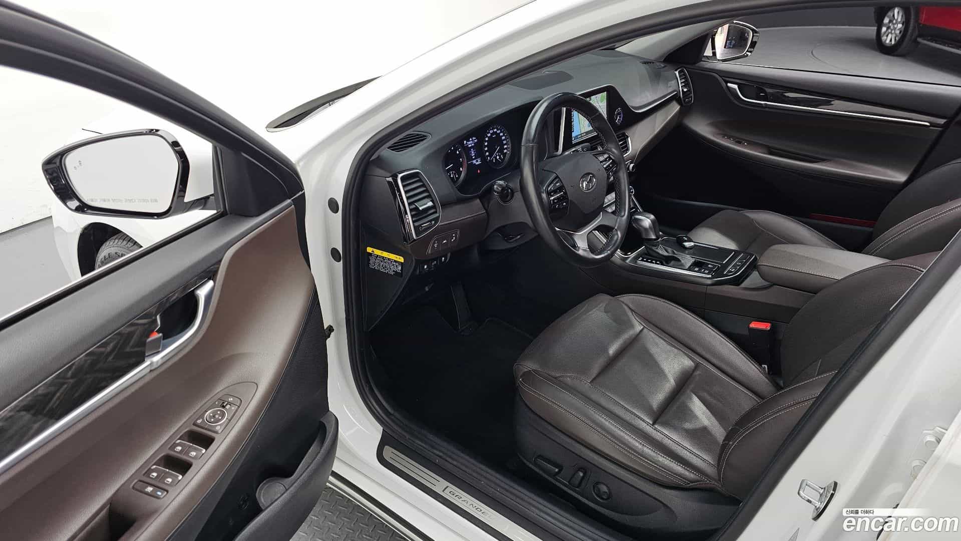 Grandeur Hyundai 2017.11-OPTION-015