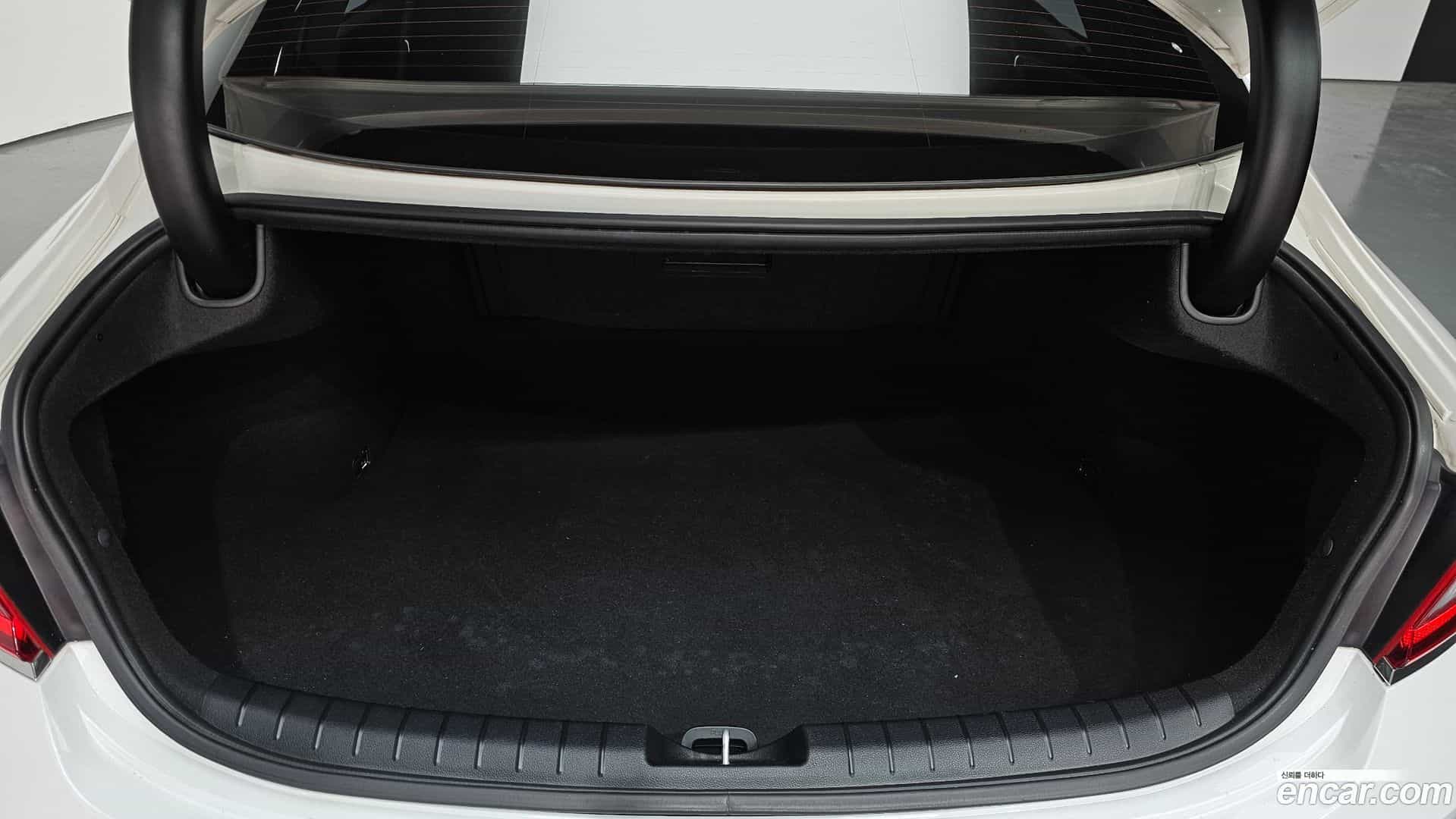Grandeur Hyundai 2017.11-OPTION-024