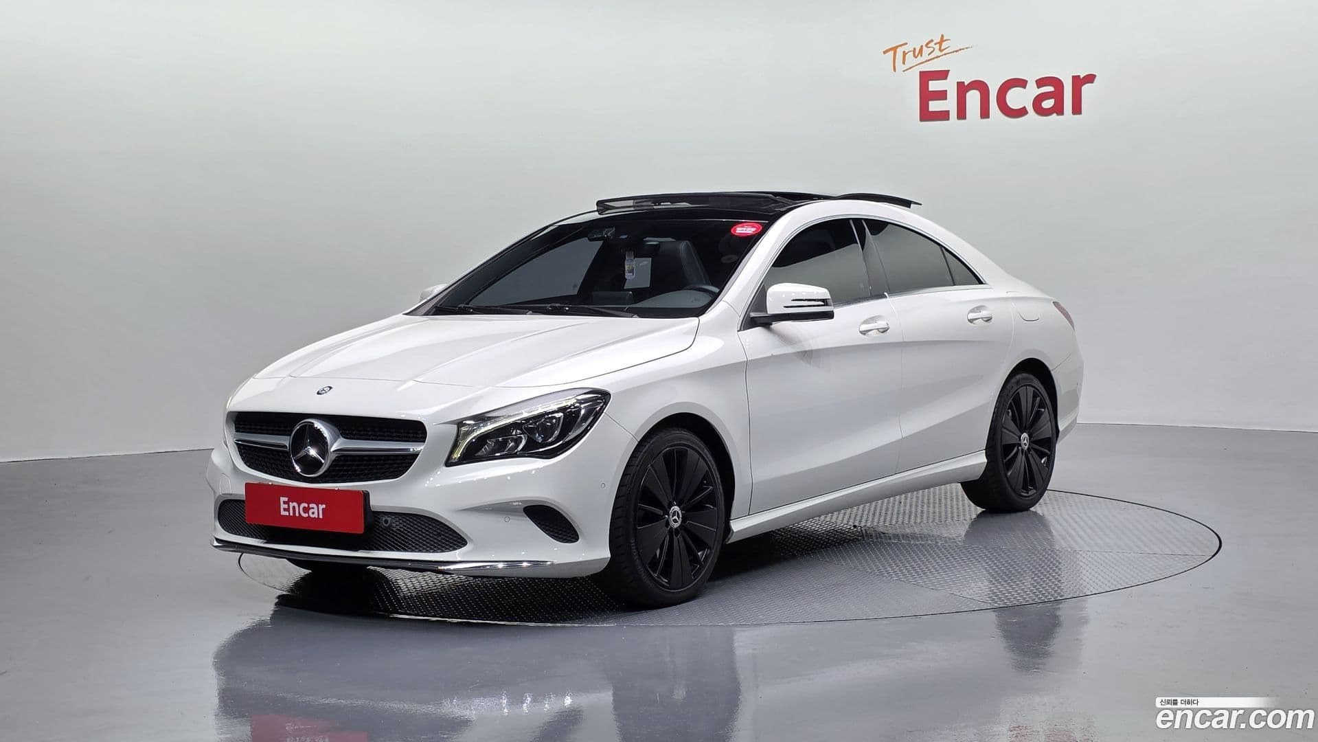 Main__Slider__Photo:CLA-Class Mercedes-Benz 2017.3-0