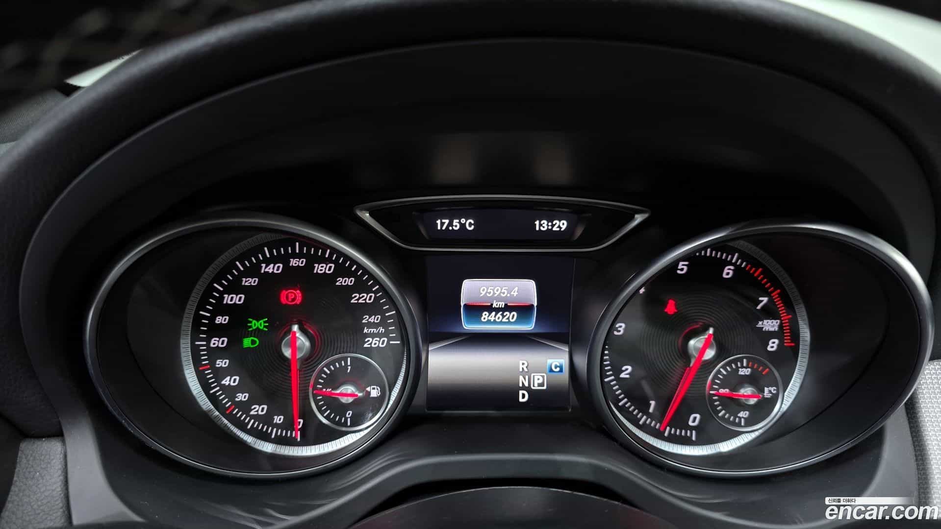 CLA-Class Mercedes-Benz 2017.3-INNER-008