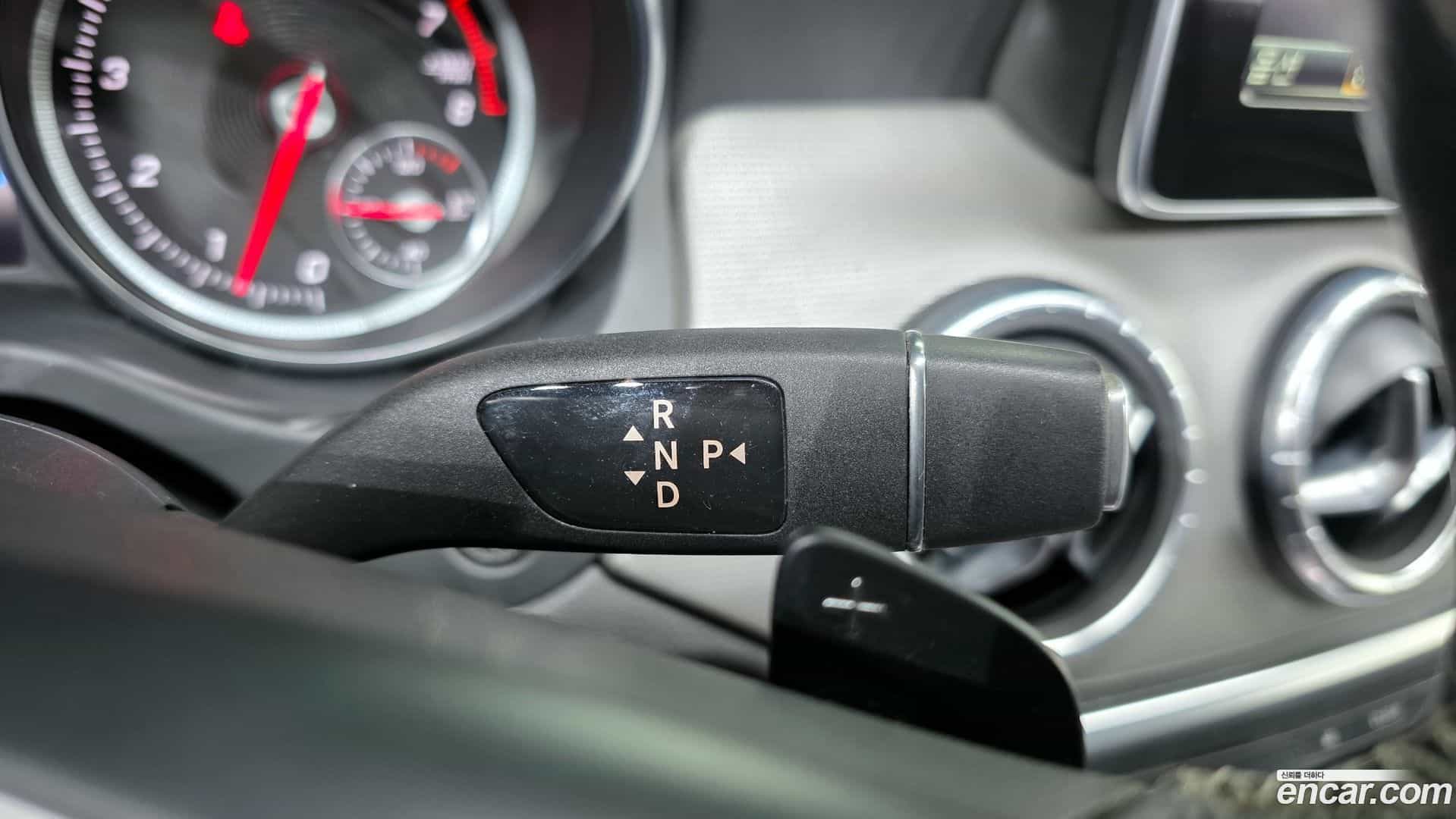 CLA-Class Mercedes-Benz 2017.3-INNER-009