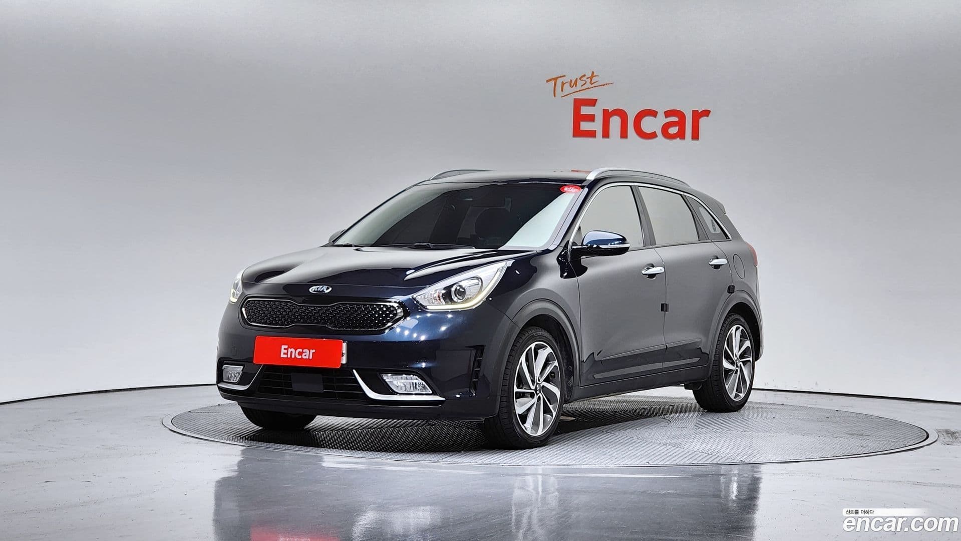 Main__Slider__Photo:Niro Kia 2018.7-0