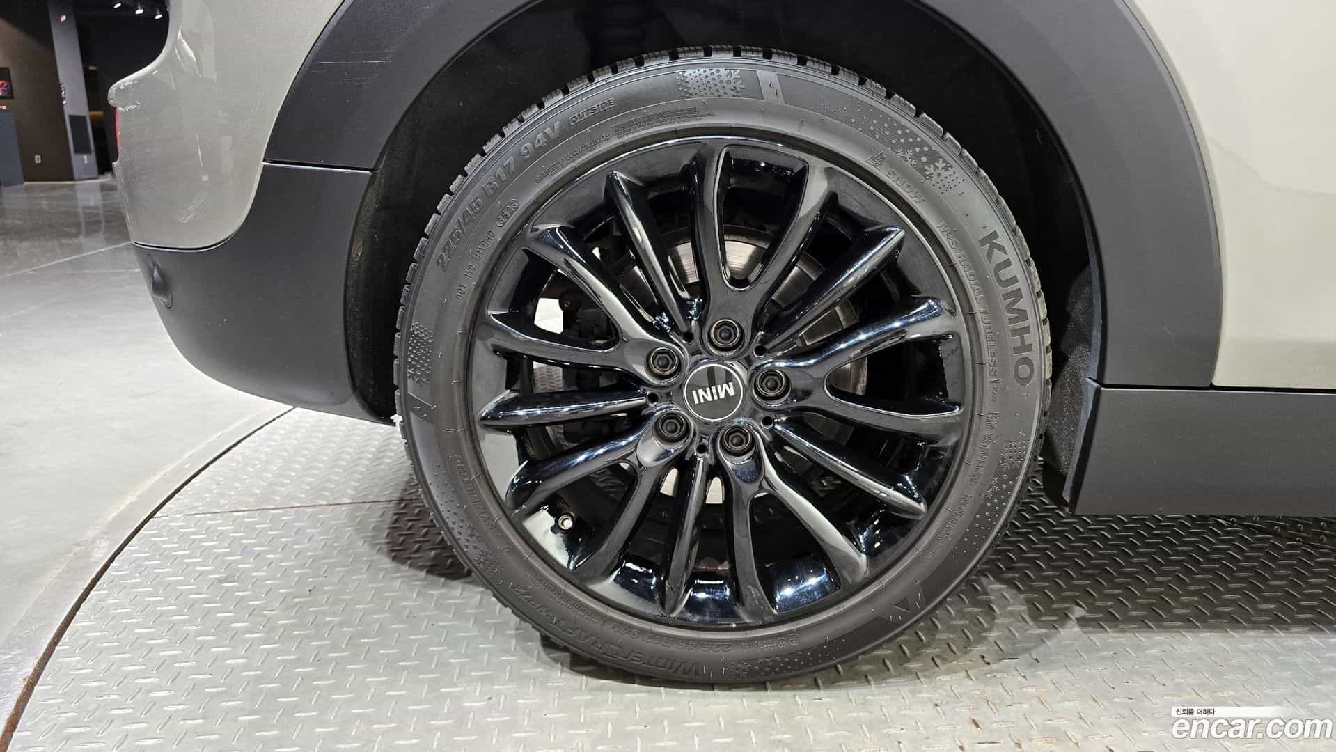 Clubman Mini 2020.10-OUTER-005