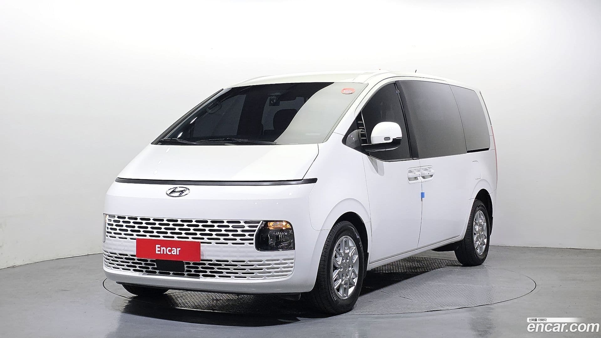 Main__Slider__Photo:Staria Hyundai 2022.7-0