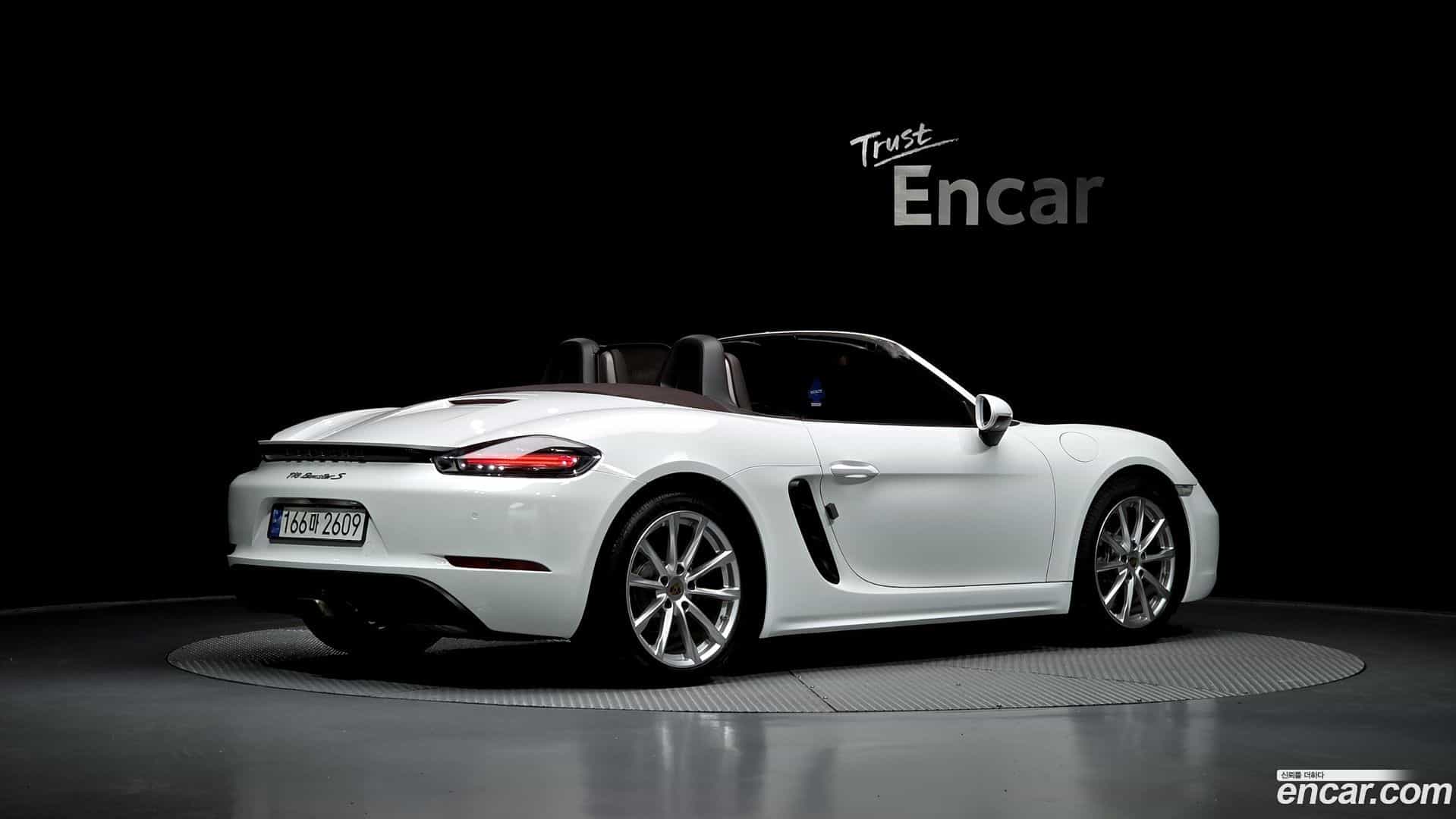 718 Porsche 2017.1-OUTER-002