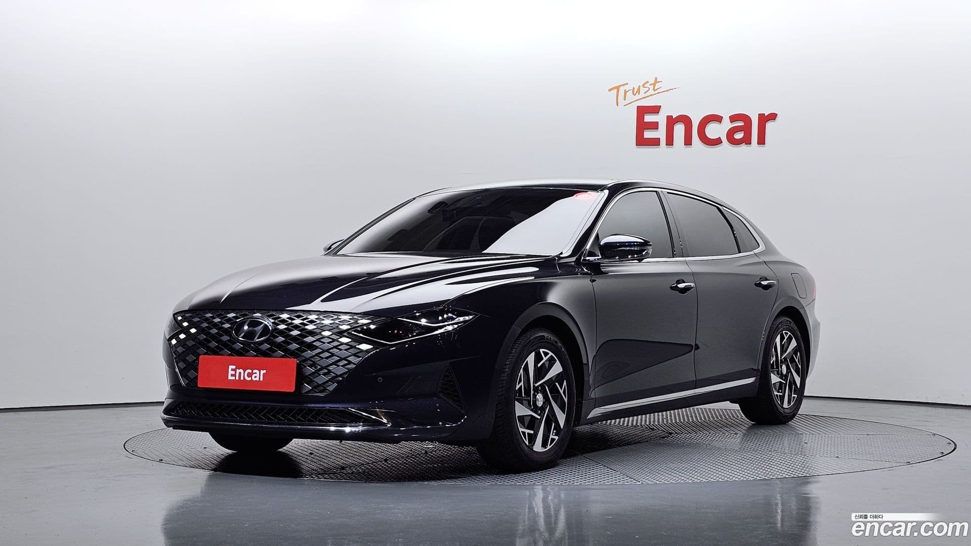 Main__Slider__Photo:Grandeur Hyundai 2021.6-0