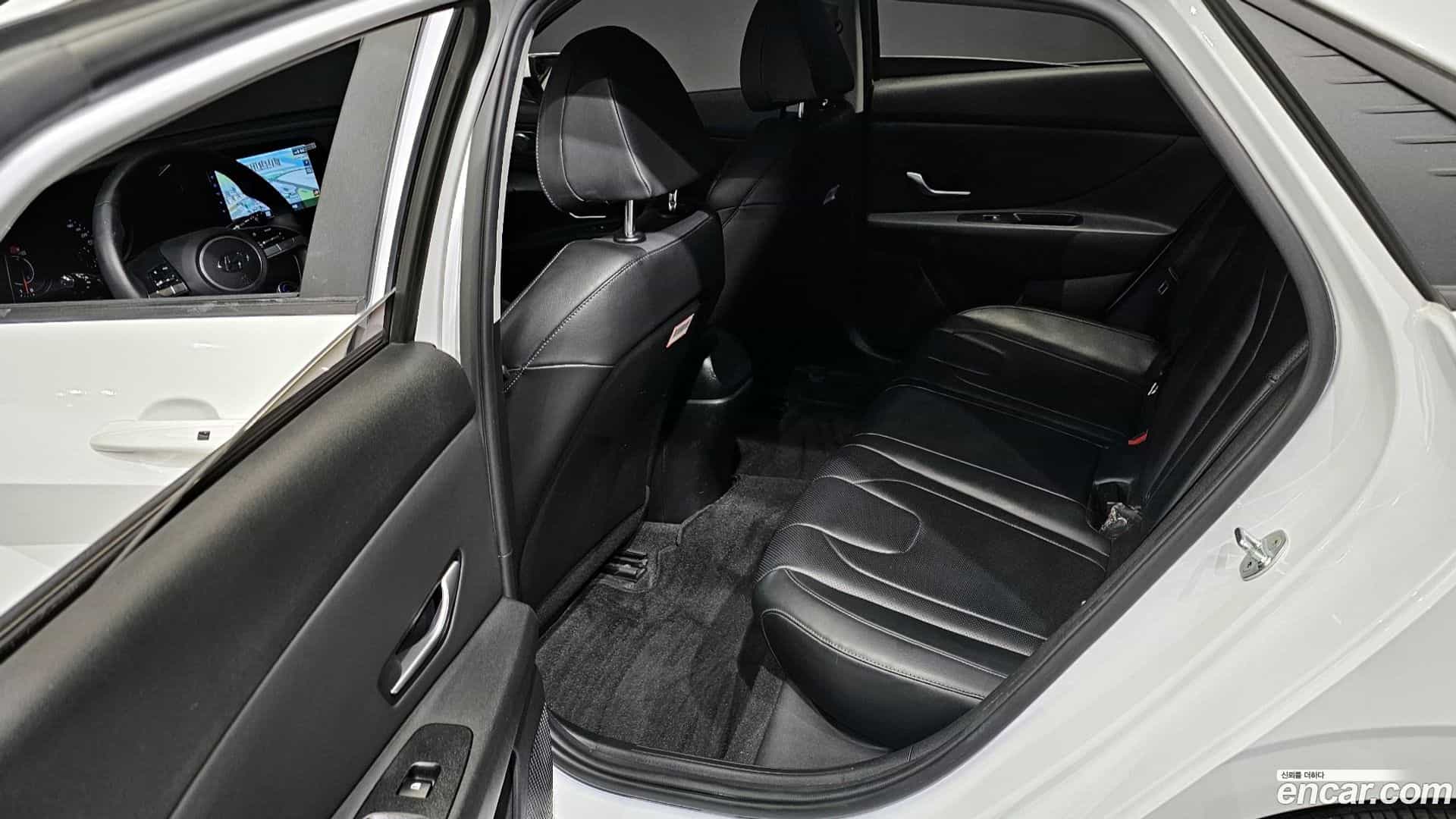 AVANTE Hyundai 2021.3-OPTION-015
