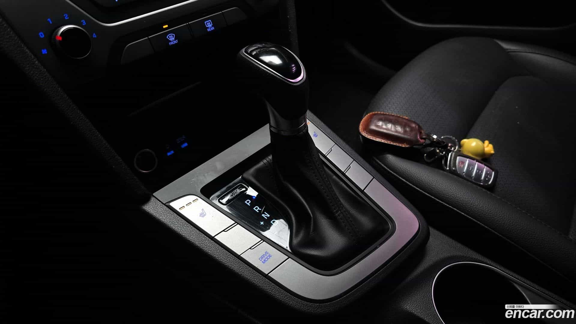 AVANTE Hyundai 2018.3-INNER-009