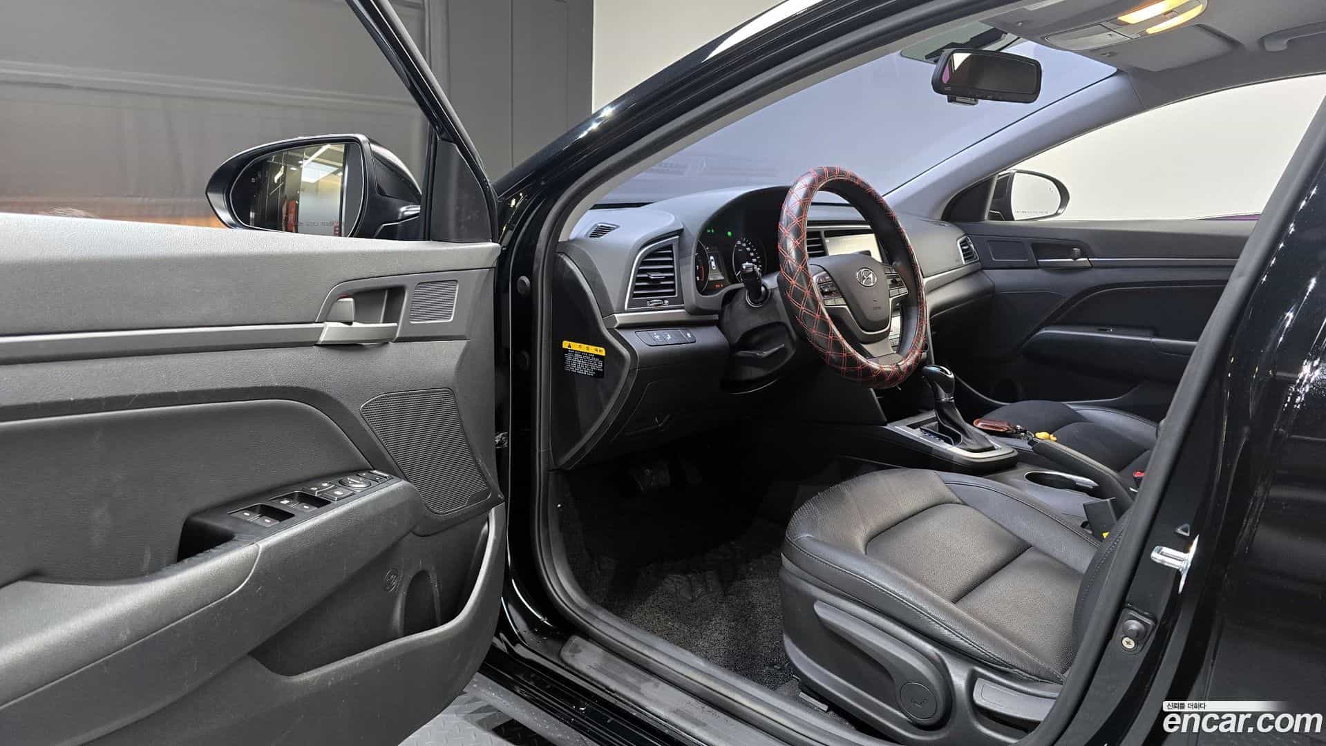 AVANTE Hyundai 2018.3-OPTION-015