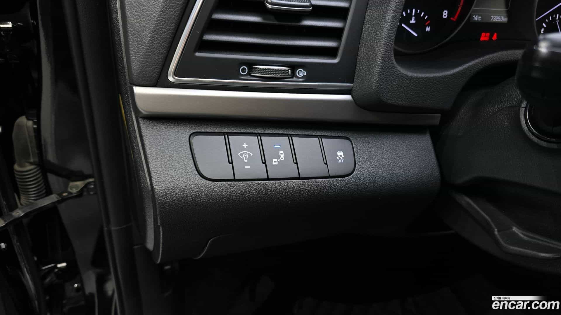 AVANTE Hyundai 2018.3-OPTION-020