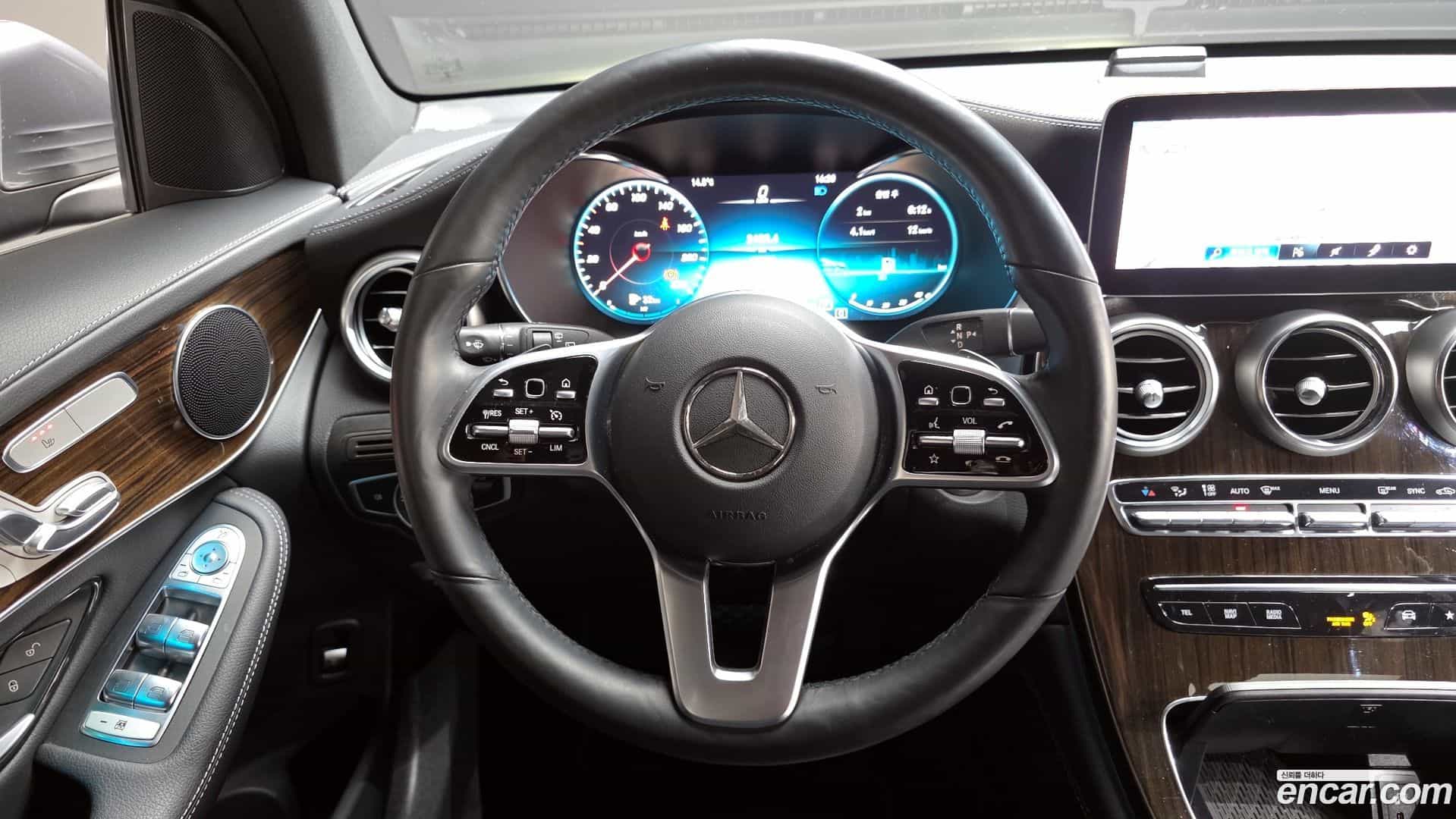 GLC-Class Mercedes-Benz 2020.3-OPTION-017