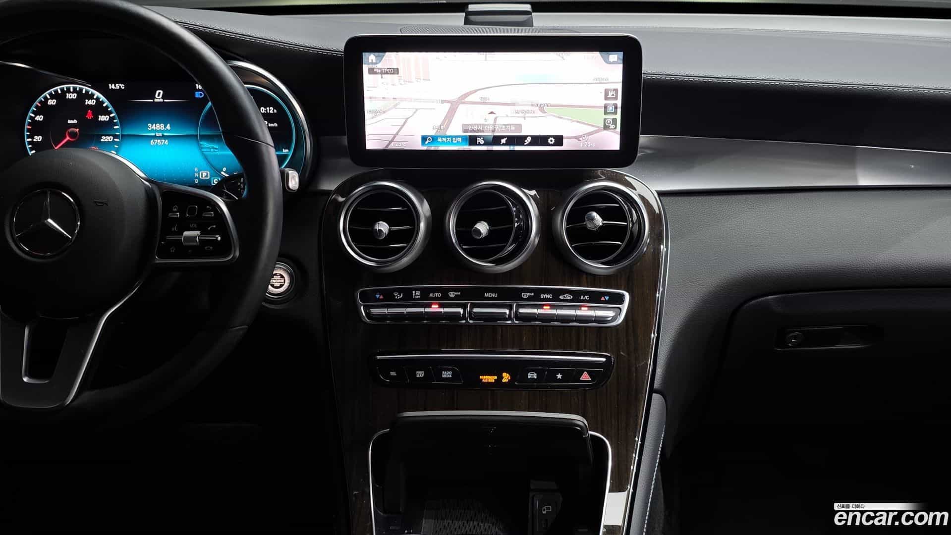 GLC-Class Mercedes-Benz 2020.3-OPTION-023