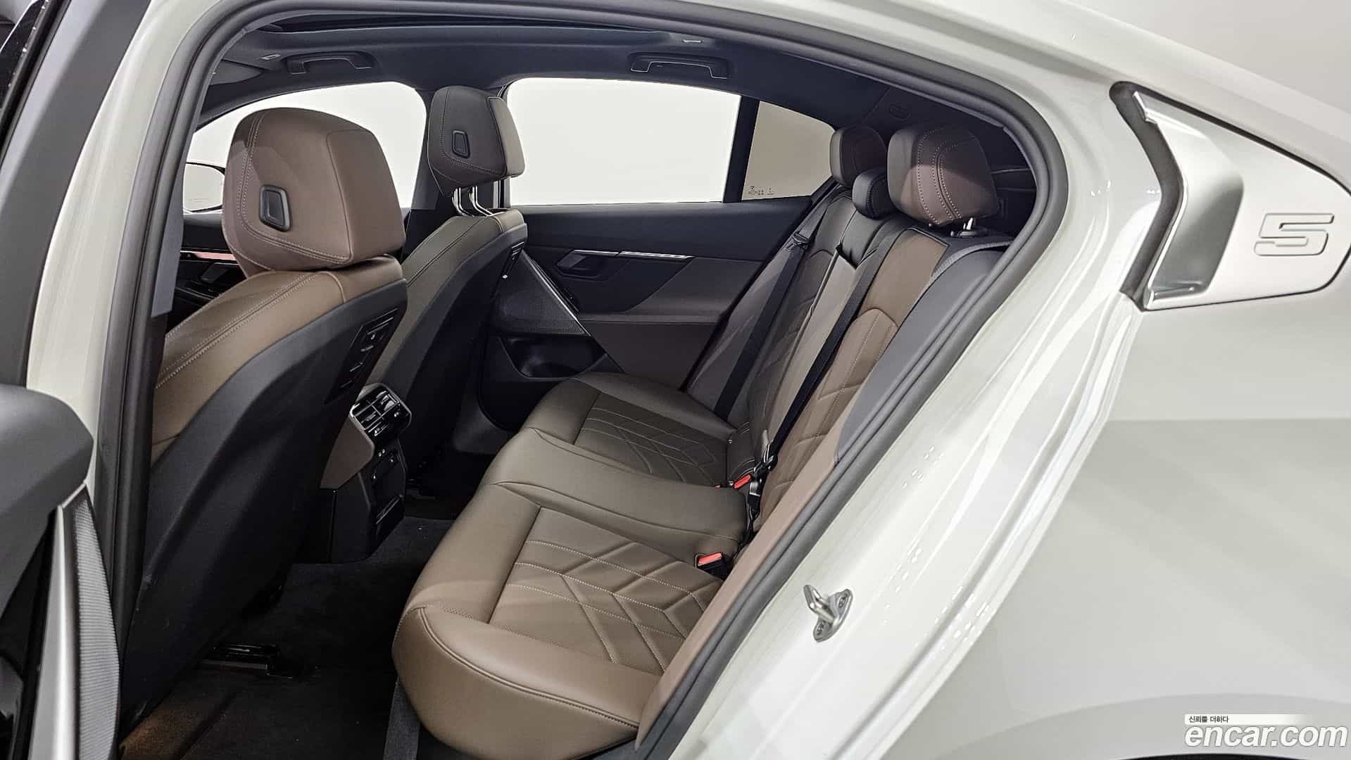5-Series BMW 2025.7-OPTION-017