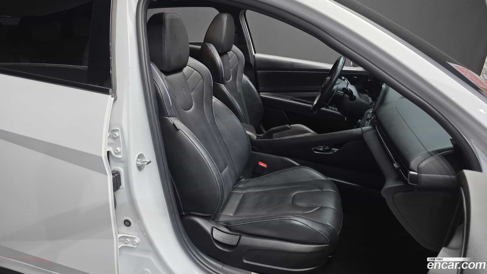AVANTE Hyundai 2021.10-OPTION-016
