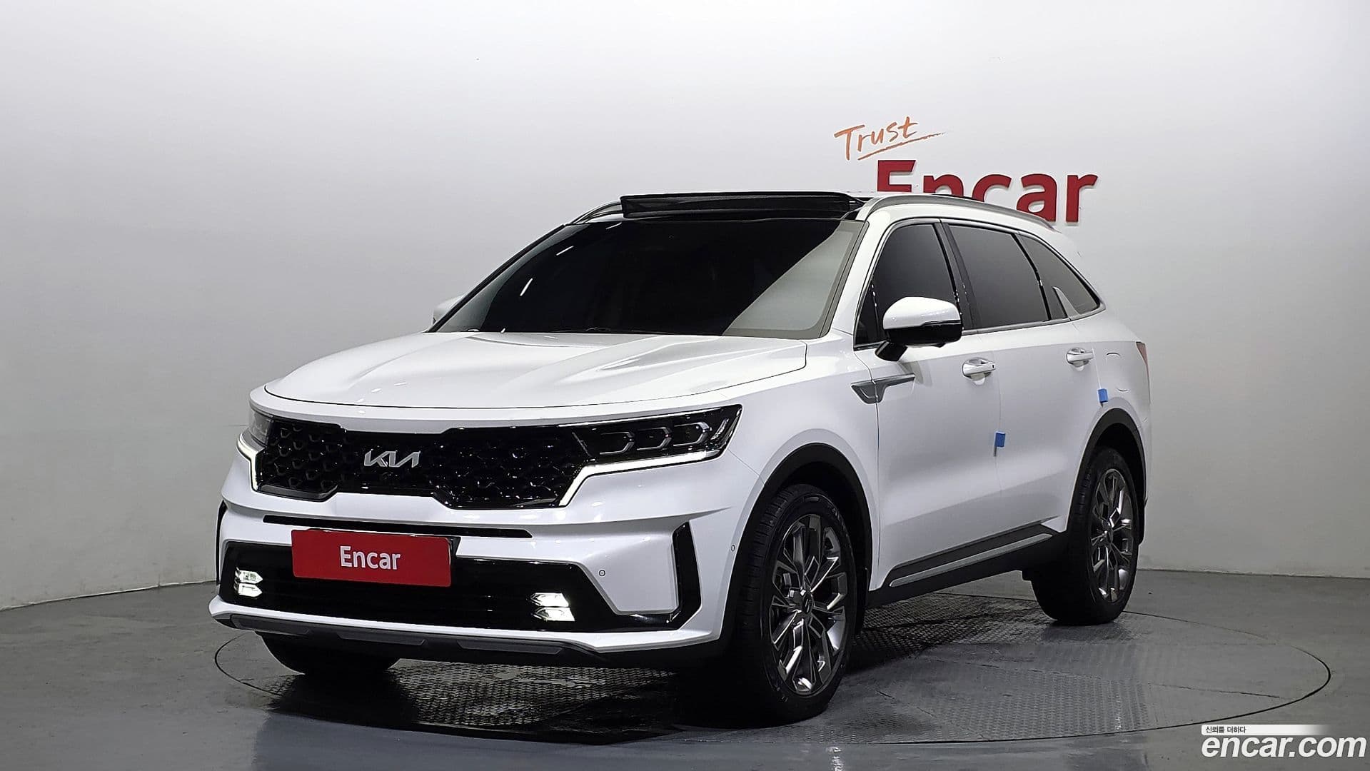 Main__Slider__Photo:Sorento Kia 2020.3-0
