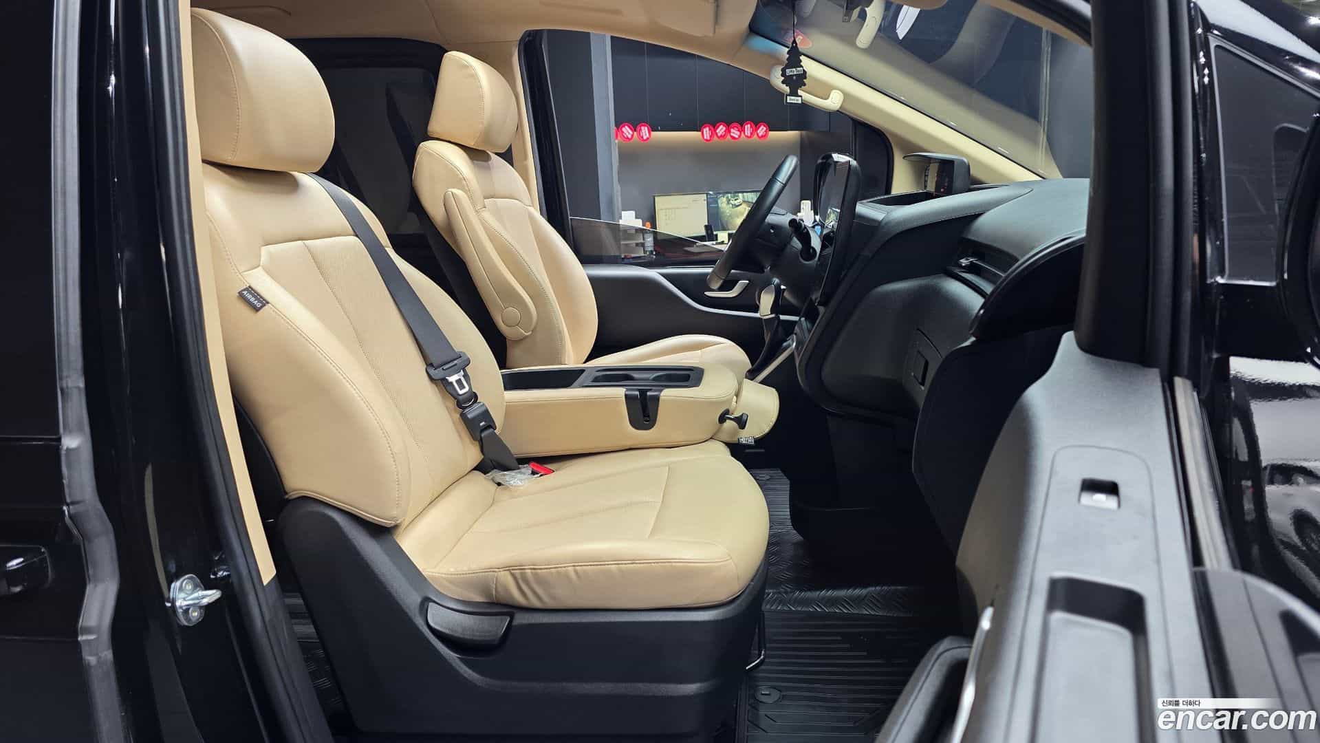 Staria Hyundai 2022.4-OPTION-015