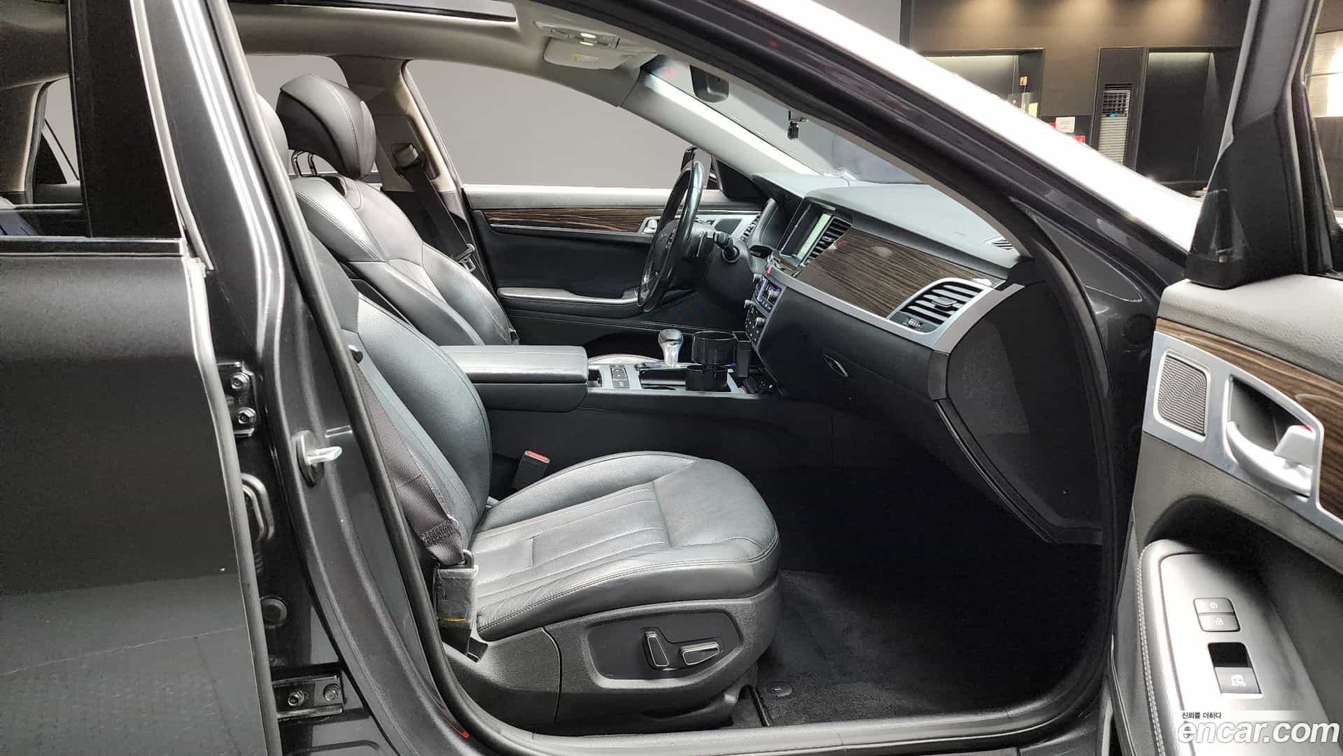 G80 Genesis 2017.4-INNER-036