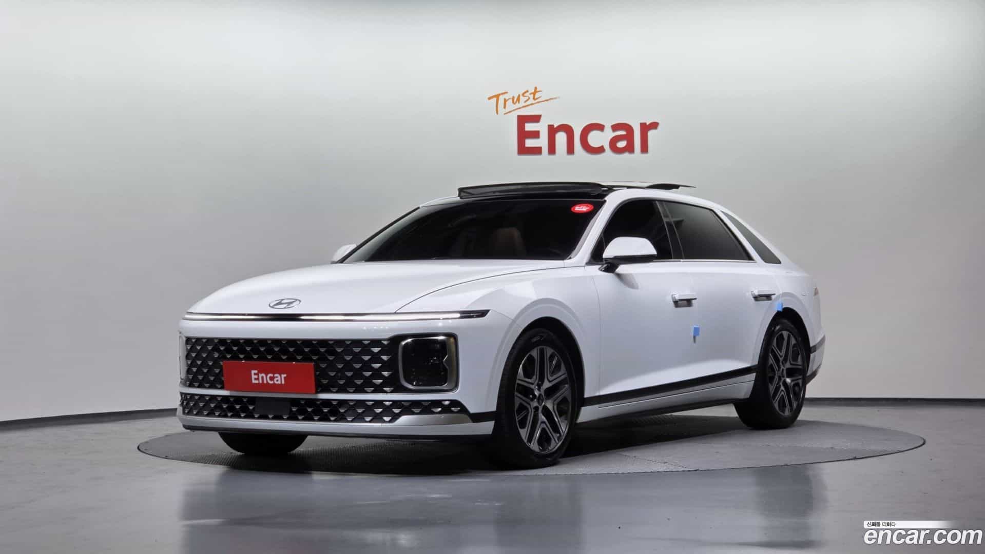 Grandeur Hyundai 2023.2-OUTER-001