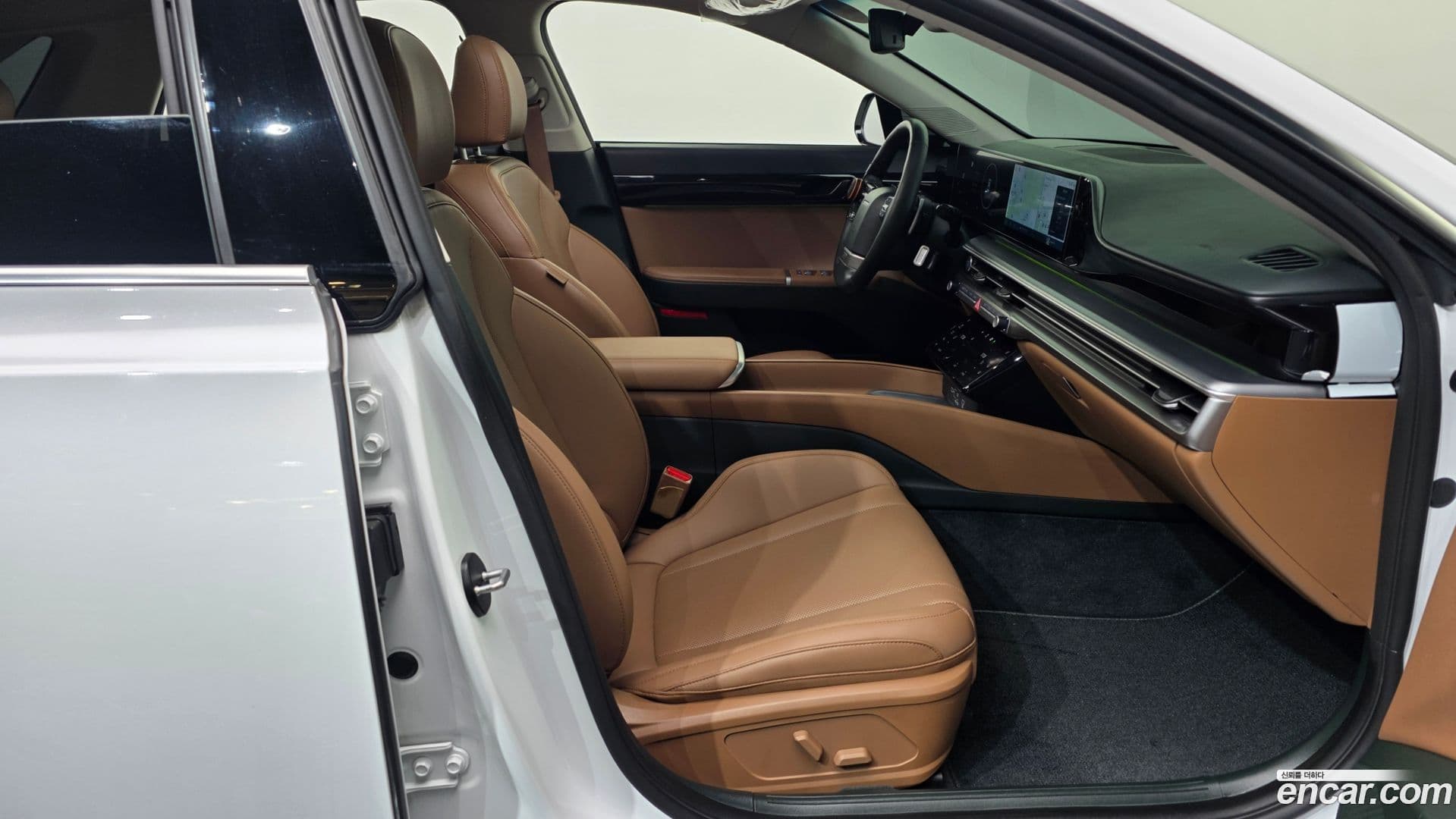 Main__Slider__Photo:Grandeur Hyundai 2023.2-10