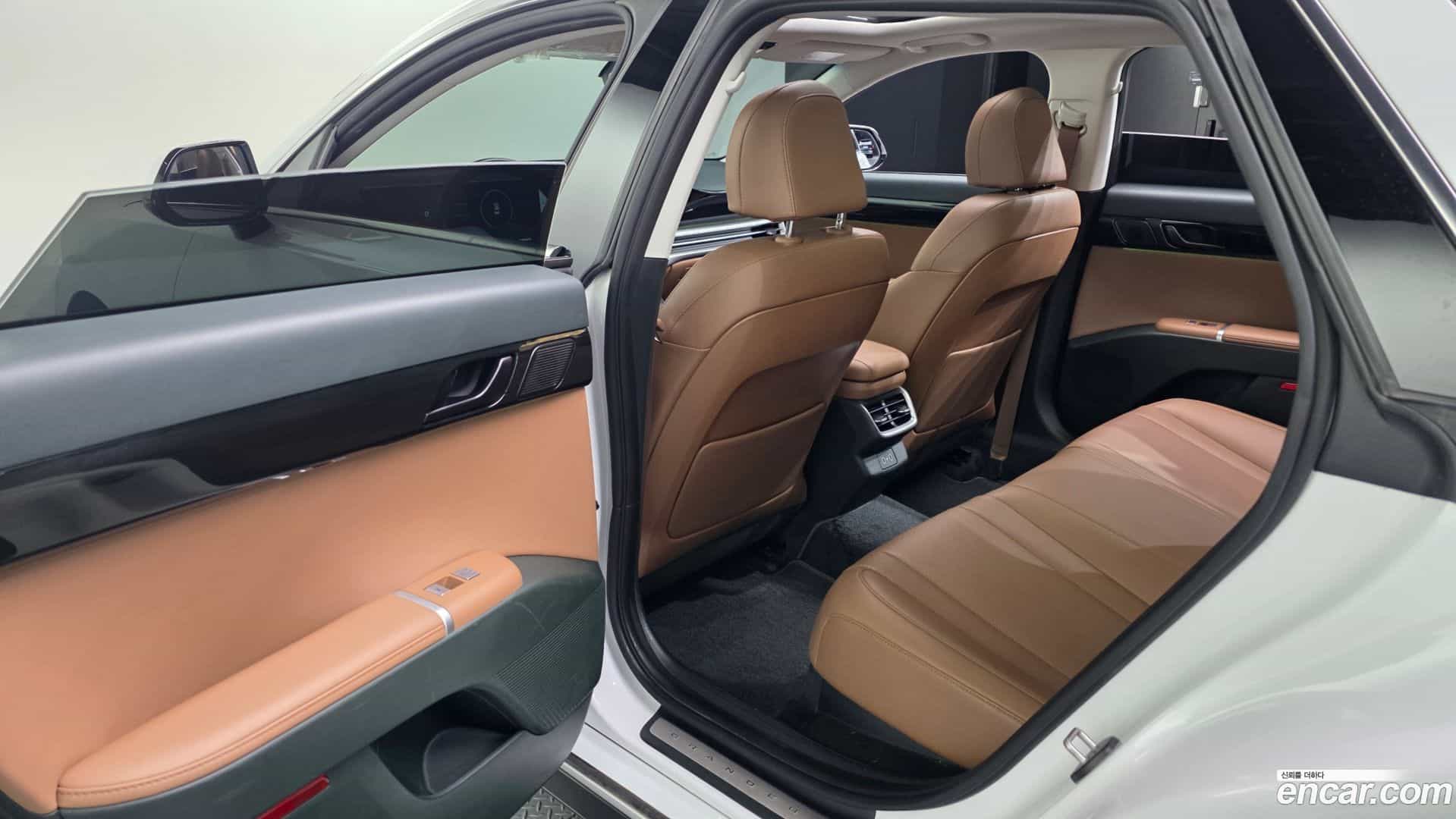 Grandeur Hyundai 2023.2-INNER-036