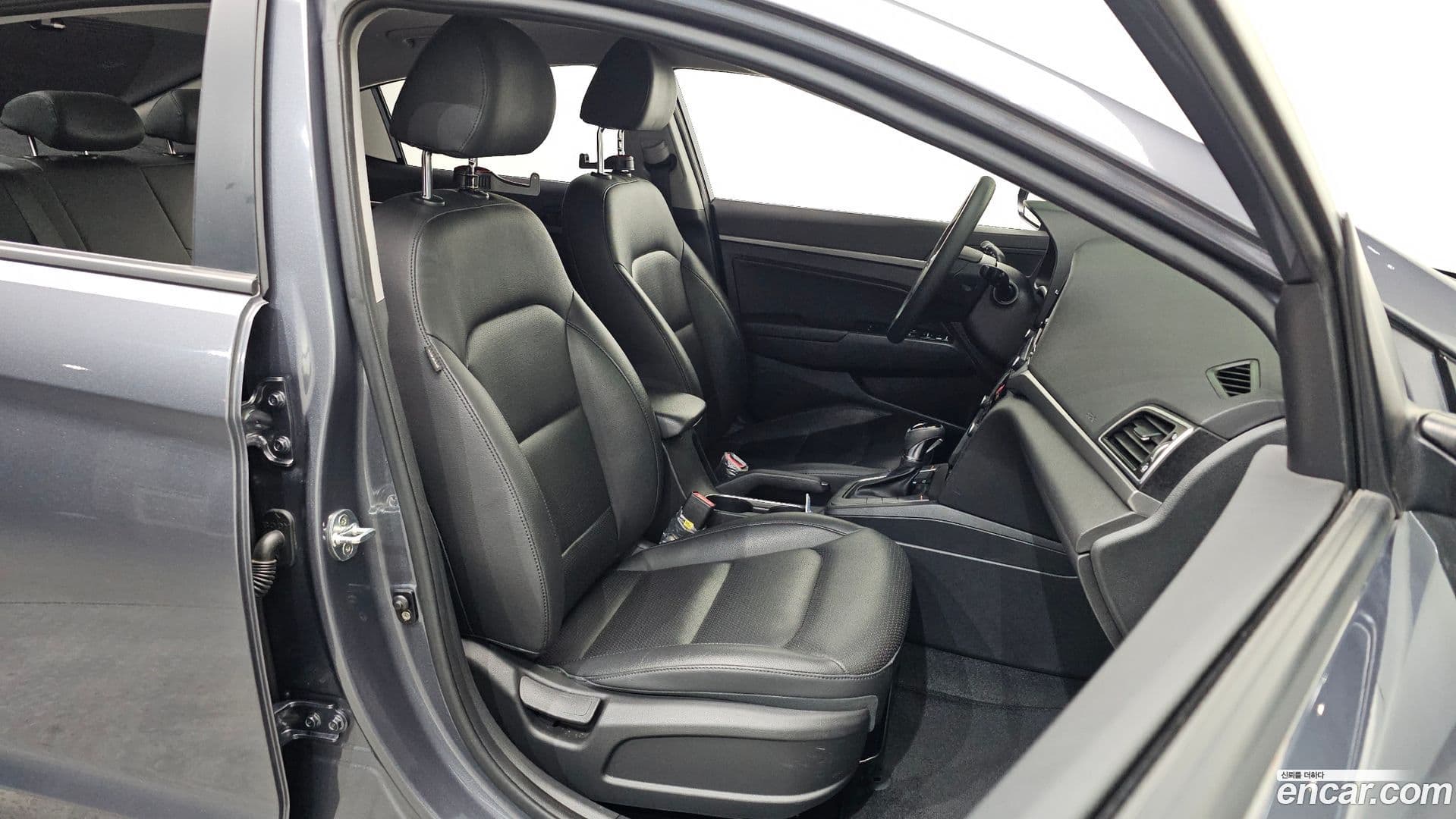 Main__Slider__Photo:AVANTE Hyundai 2018.7-11