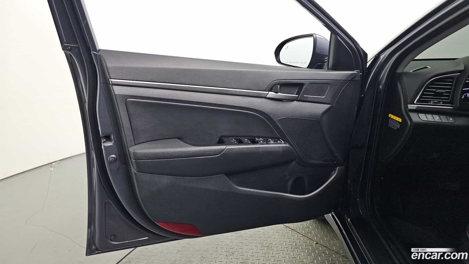 AVANTE Hyundai 2018.7-INNER-034