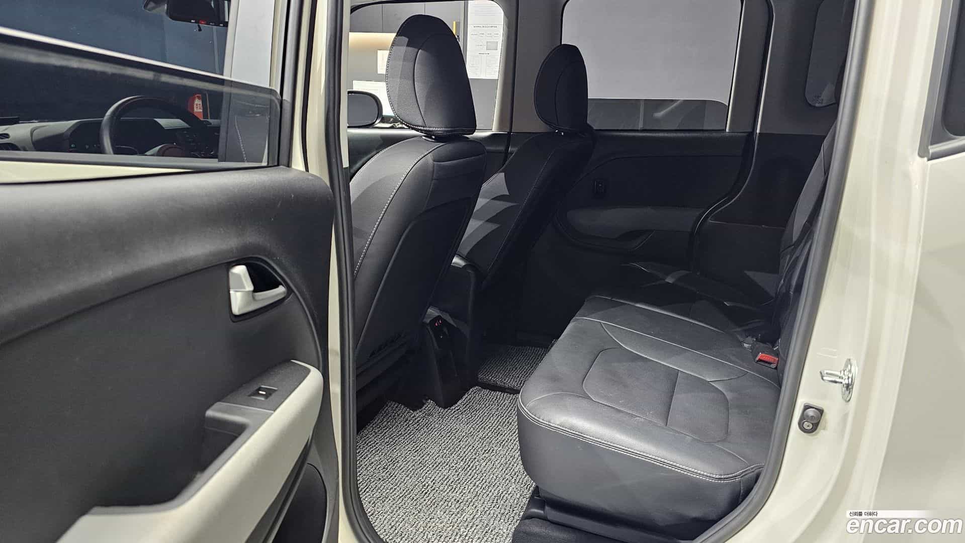 RAY Kia 2023.6-OPTION-016