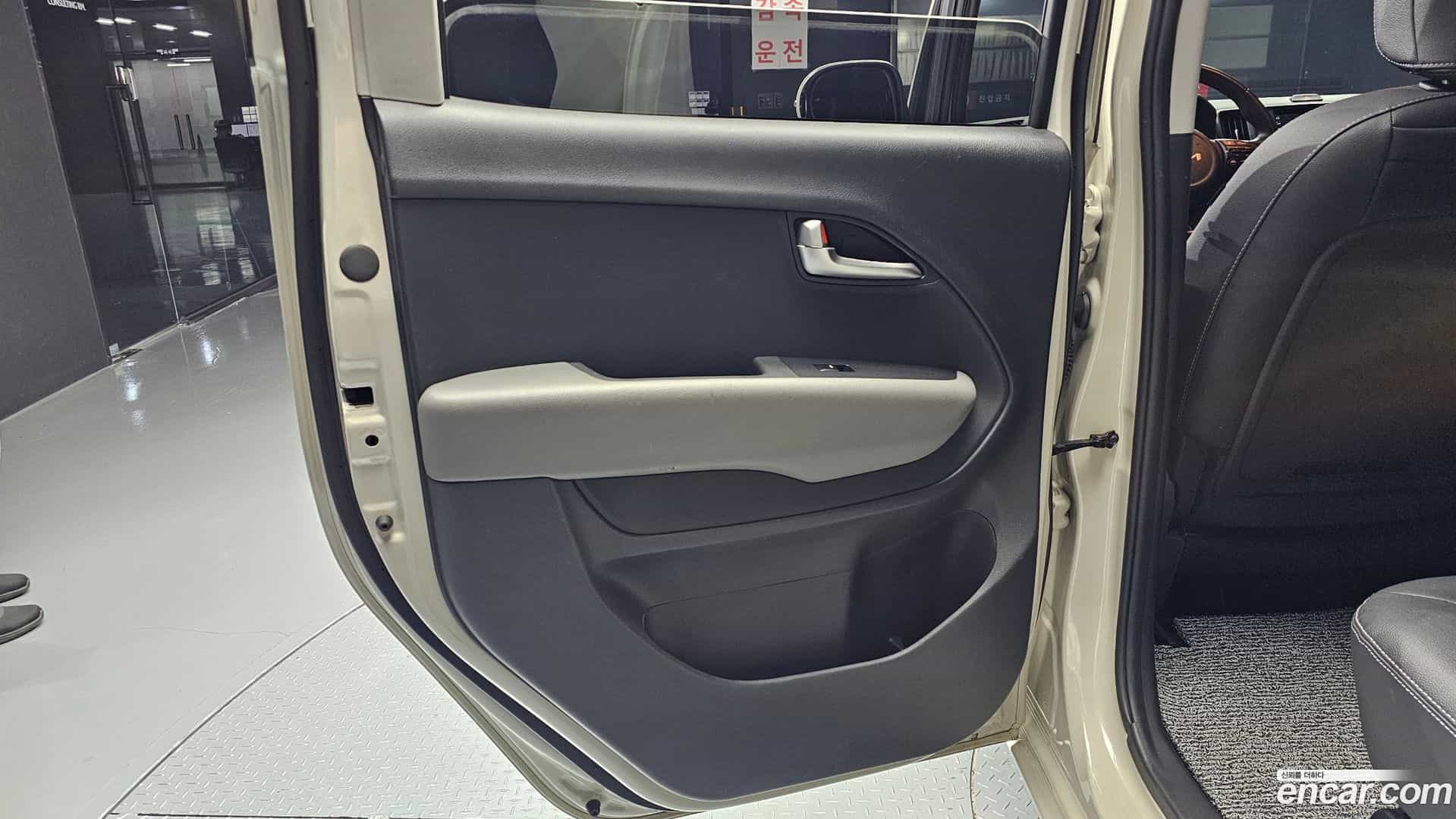 RAY Kia 2023.6-INNER-035