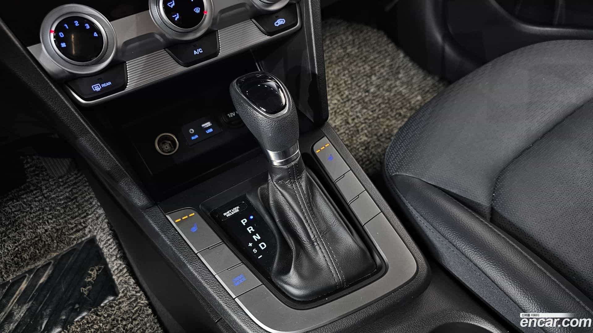 AVANTE Hyundai 2019.11-INNER-009