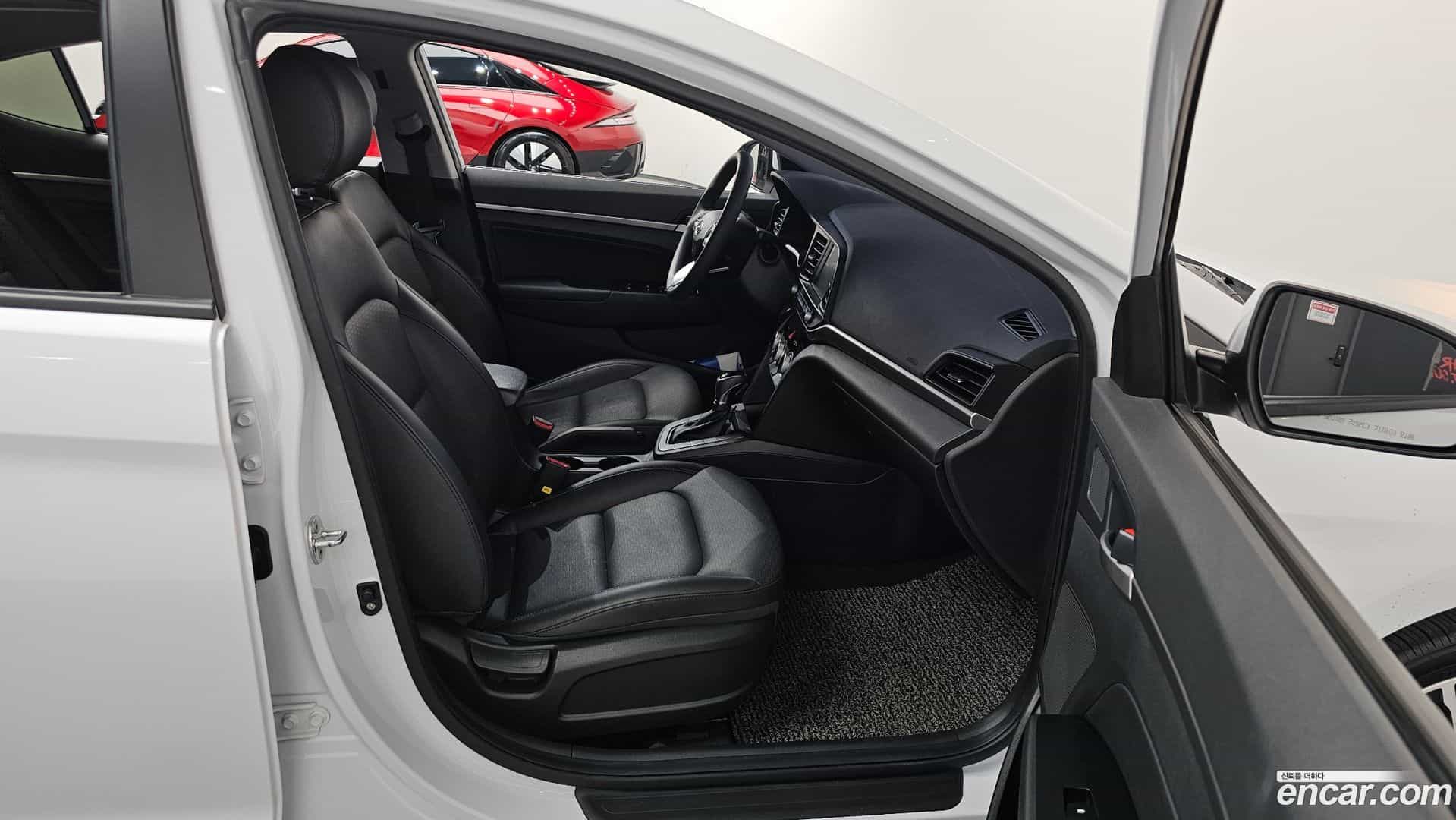 AVANTE Hyundai 2019.11-OPTION-015