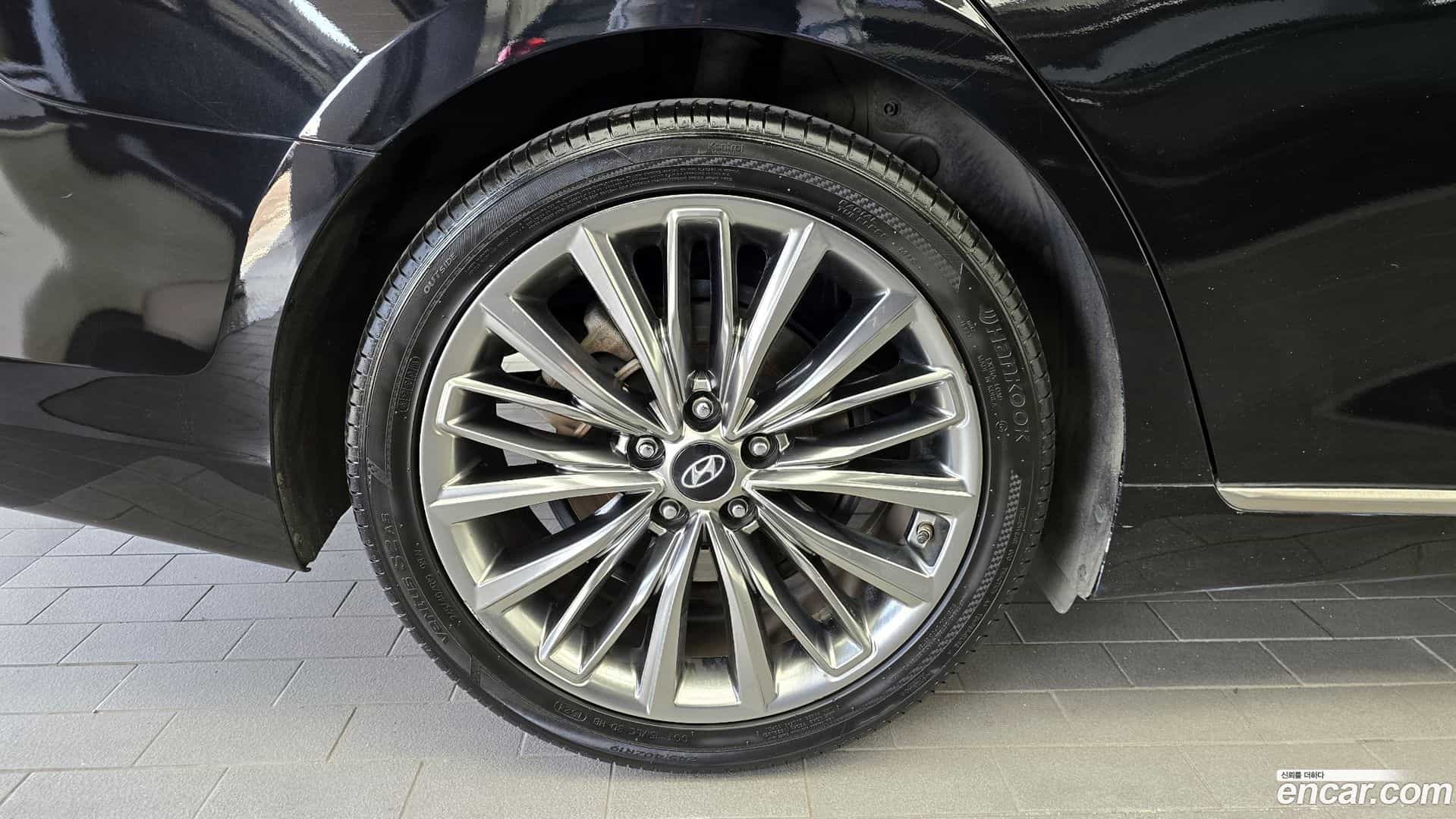 Grandeur Hyundai 2018.10-OUTER-005