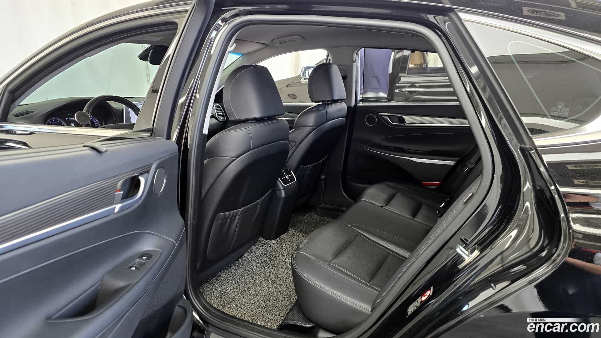 Grandeur Hyundai 2018.10-OPTION-015