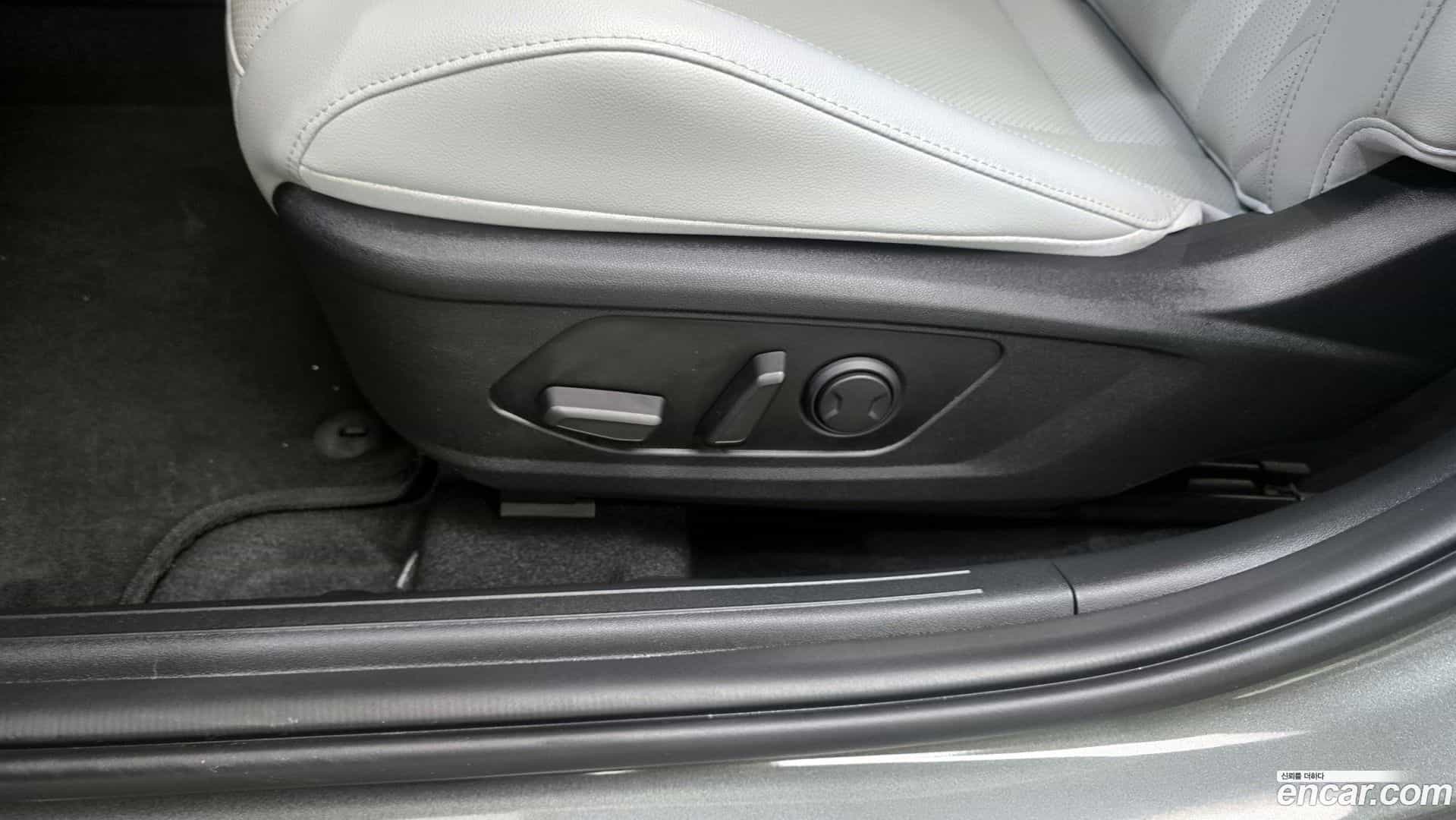 AVANTE Hyundai 2022.2-OPTION-045