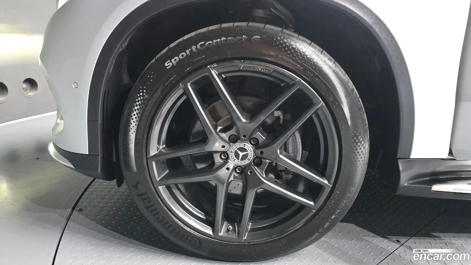 GLE-Class Mercedes-Benz 2017.1-OUTER-005