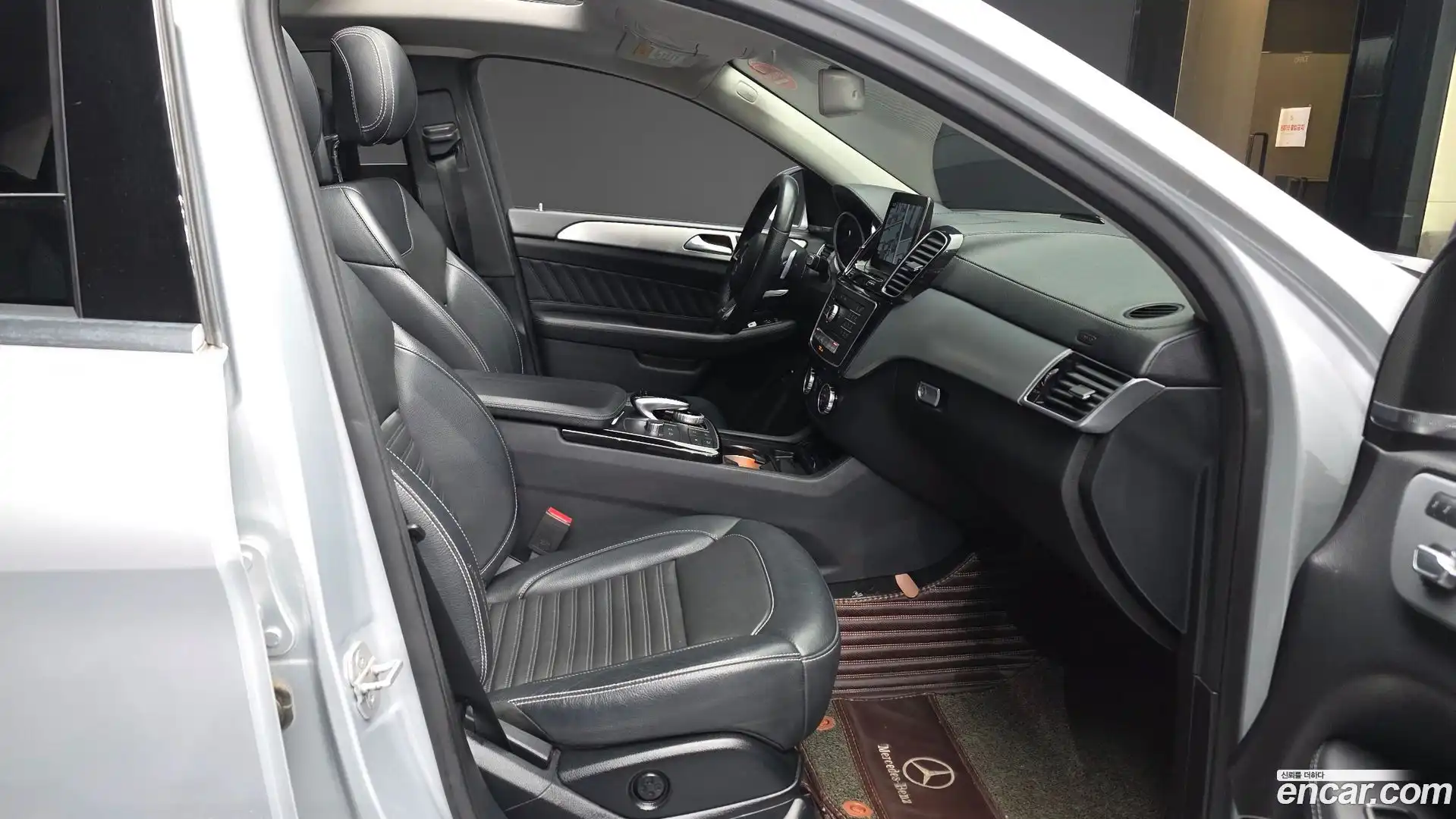 GLE-Class Mercedes-Benz 2017.1-OPTION-015