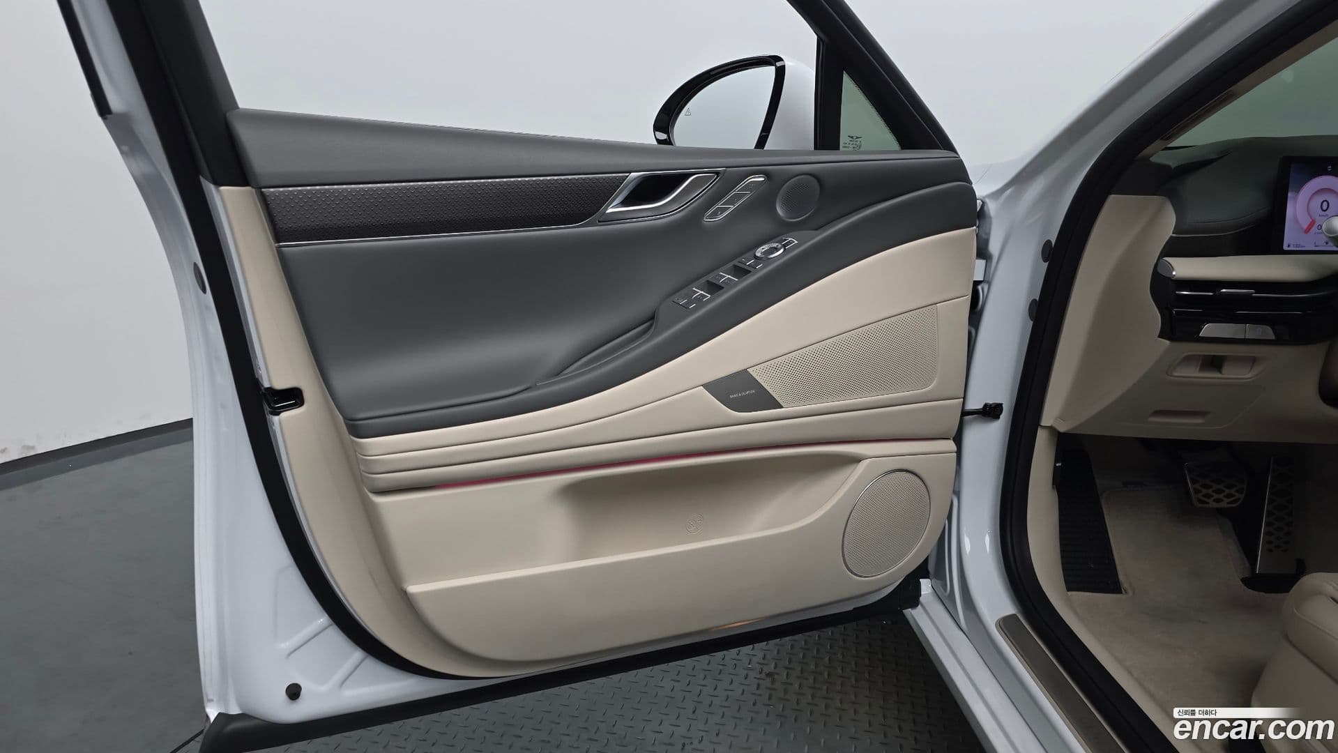 Main__Slider__Photo:G80 Genesis 2025.9-24