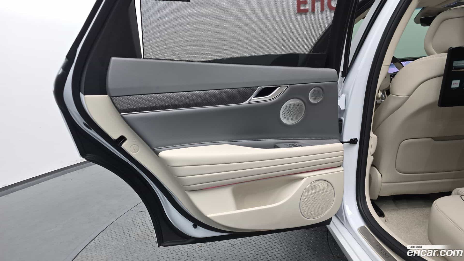 G80 Genesis 2025.9-INNER-035