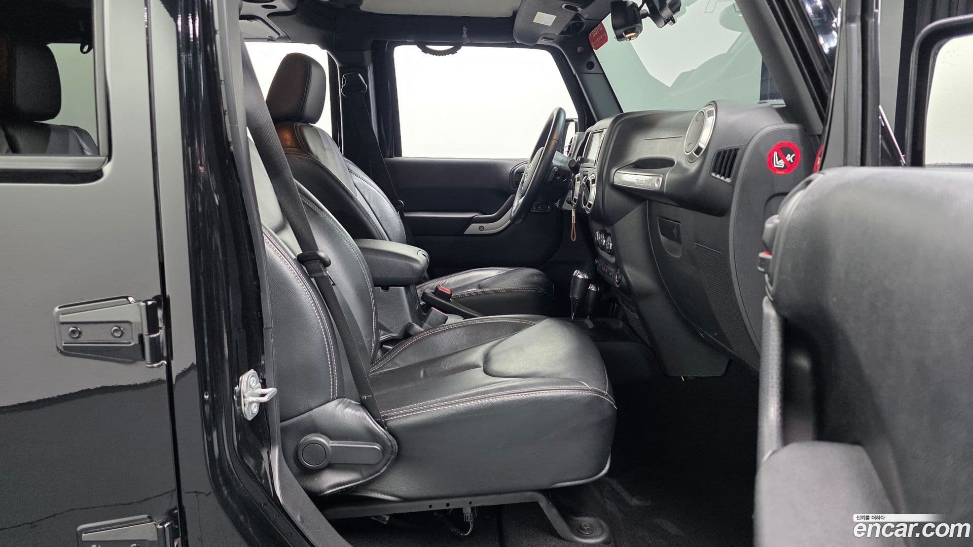 Main__Slider__Photo:Wrangler Jeep 2017.2-25