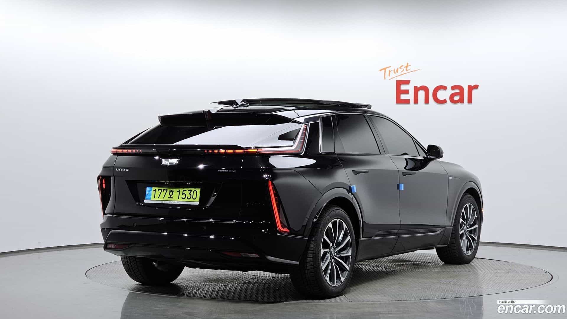 Lyriq Cadillac 2024.7-OUTER-002