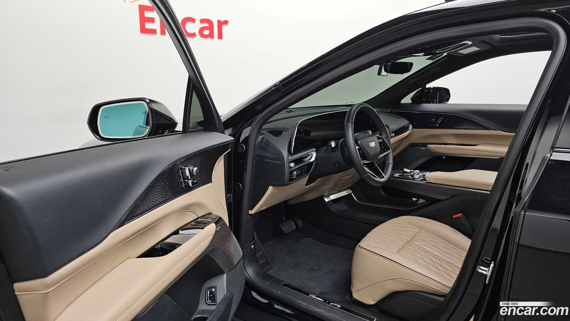 Lyriq Cadillac 2024.7-INNER-010
