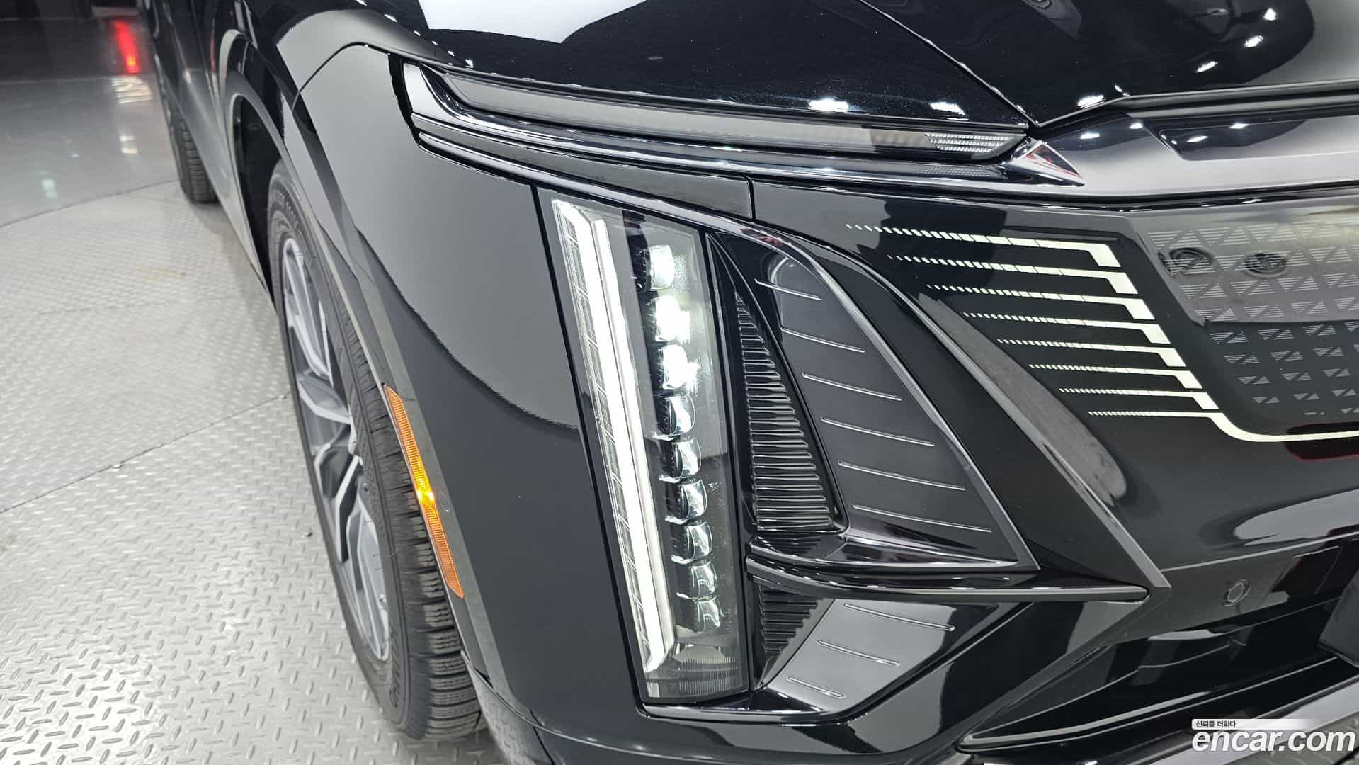 Lyriq Cadillac 2024.7-OUTER-032