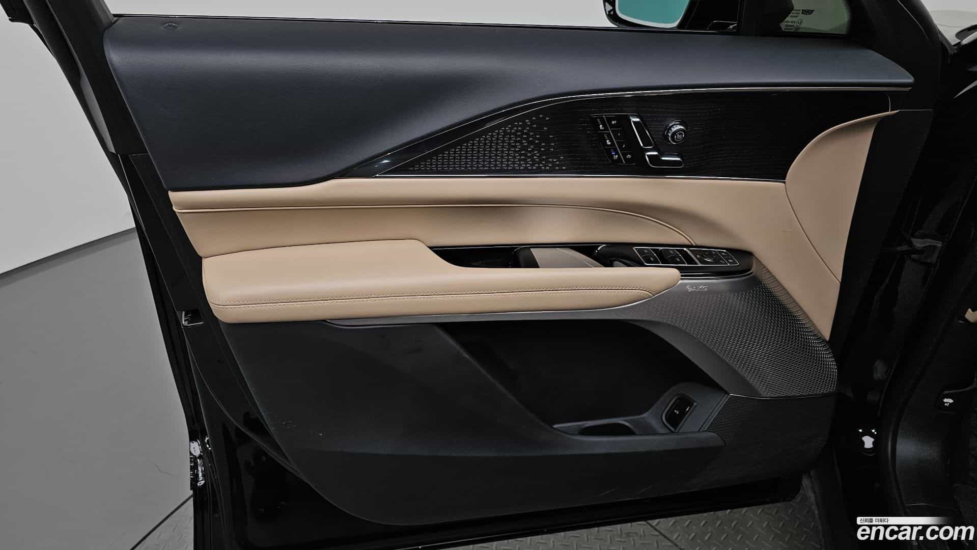 Lyriq Cadillac 2024.7-INNER-034