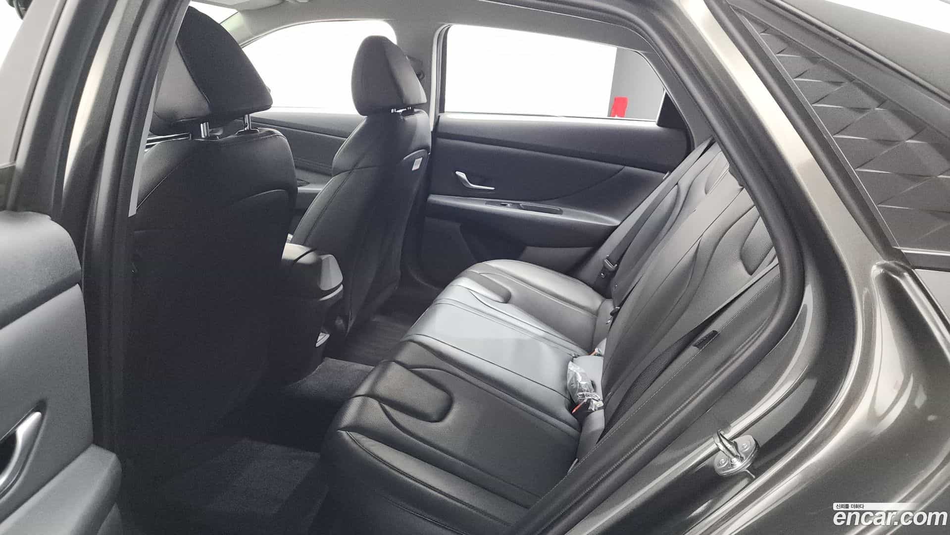 AVANTE Hyundai 2023.7-OPTION-022