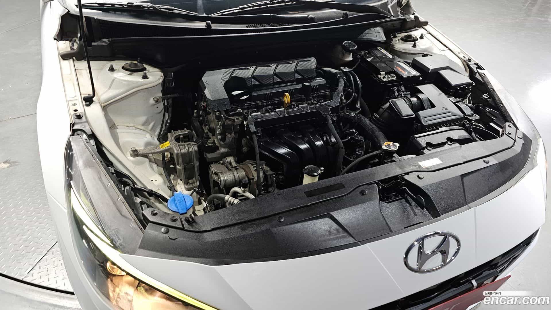 AVANTE Hyundai 2021.0-OUTER-006