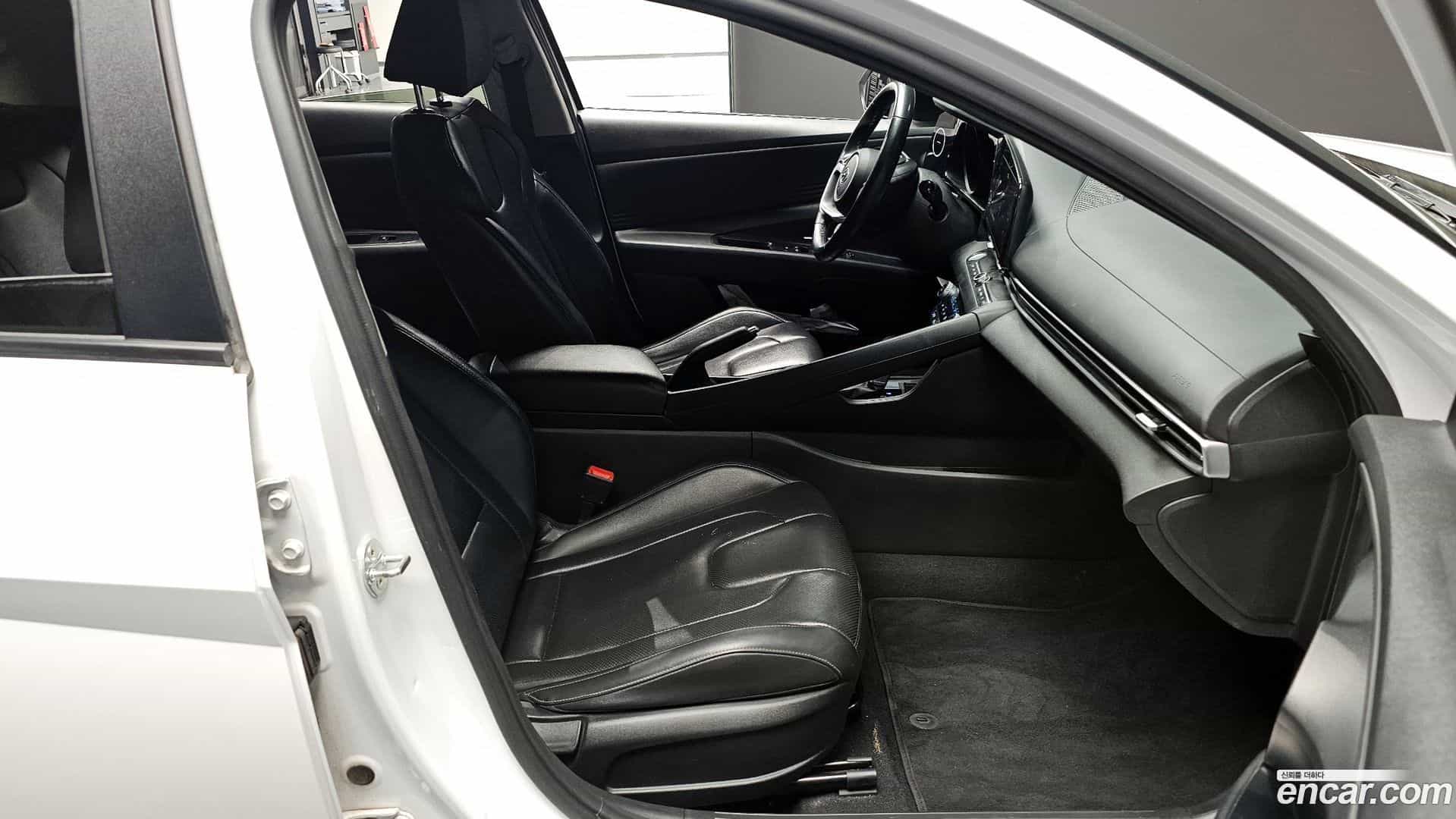 AVANTE Hyundai 2021.0-INNER-010
