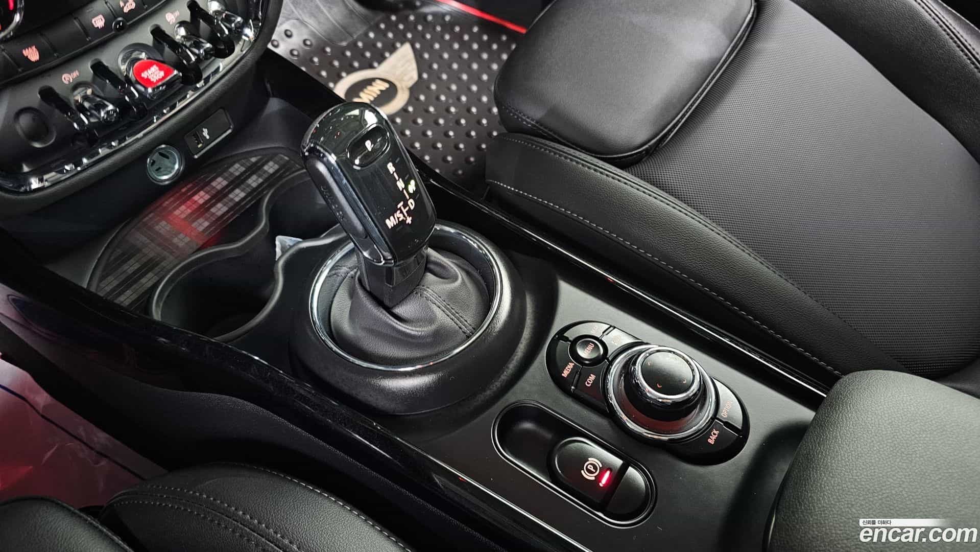 Clubman Mini 2023.4-INNER-009