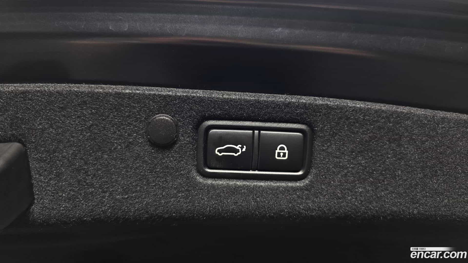 Grandeur Hyundai 2022.5-OPTION-040