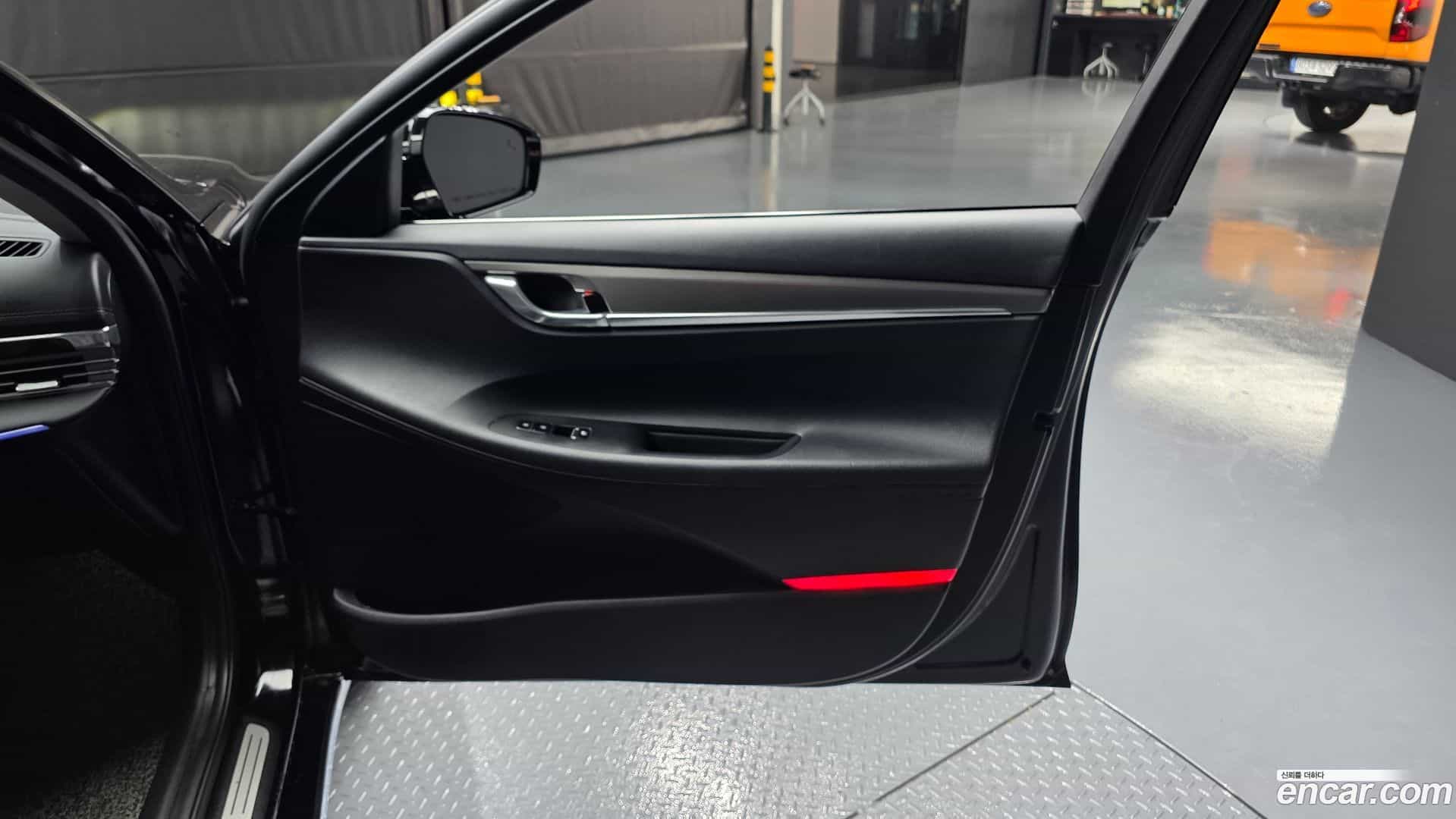 Grandeur Hyundai 2022.5-OPTION-046