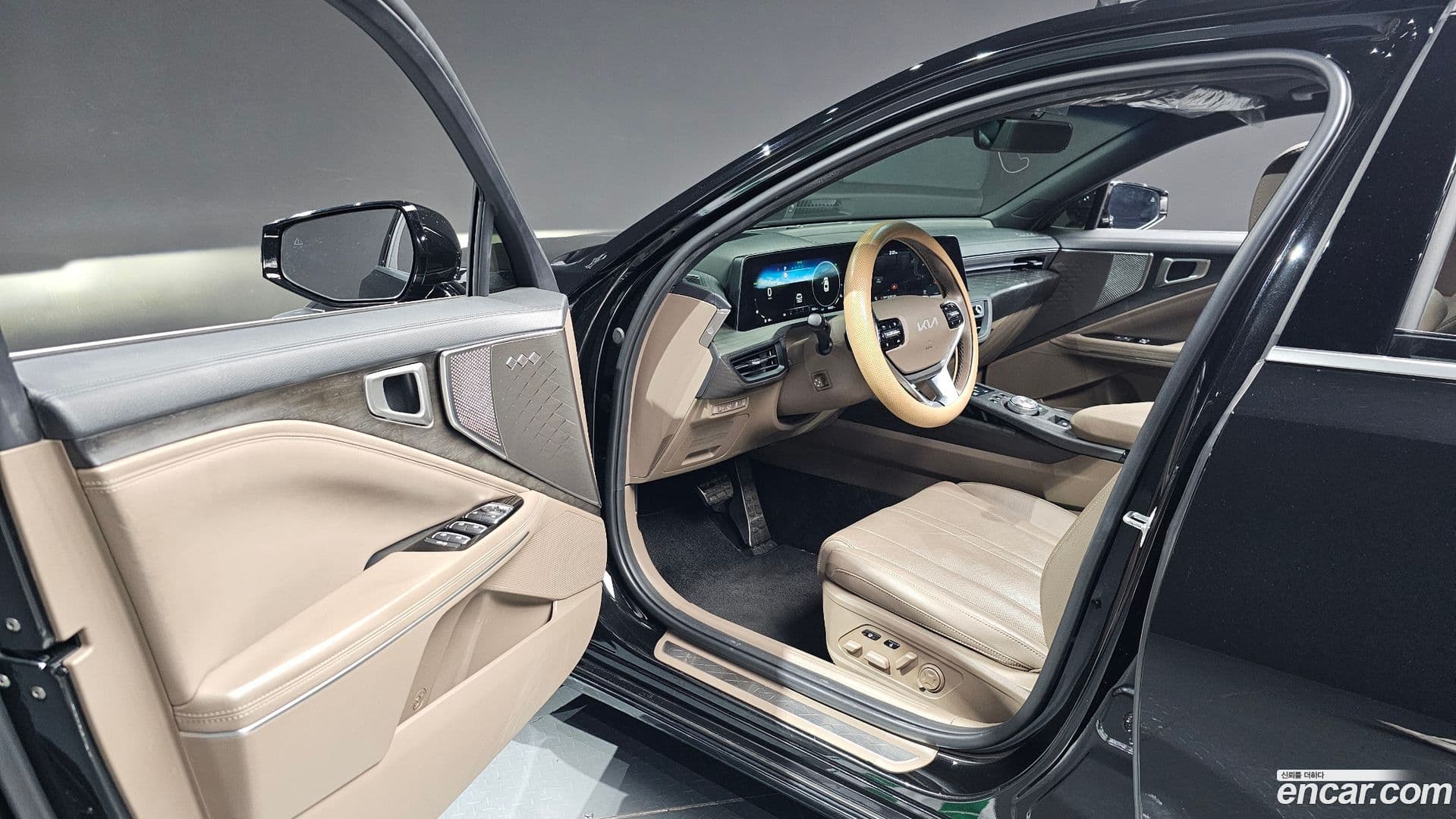 Main__Slider__Photo:K8 Kia 2022.7-9